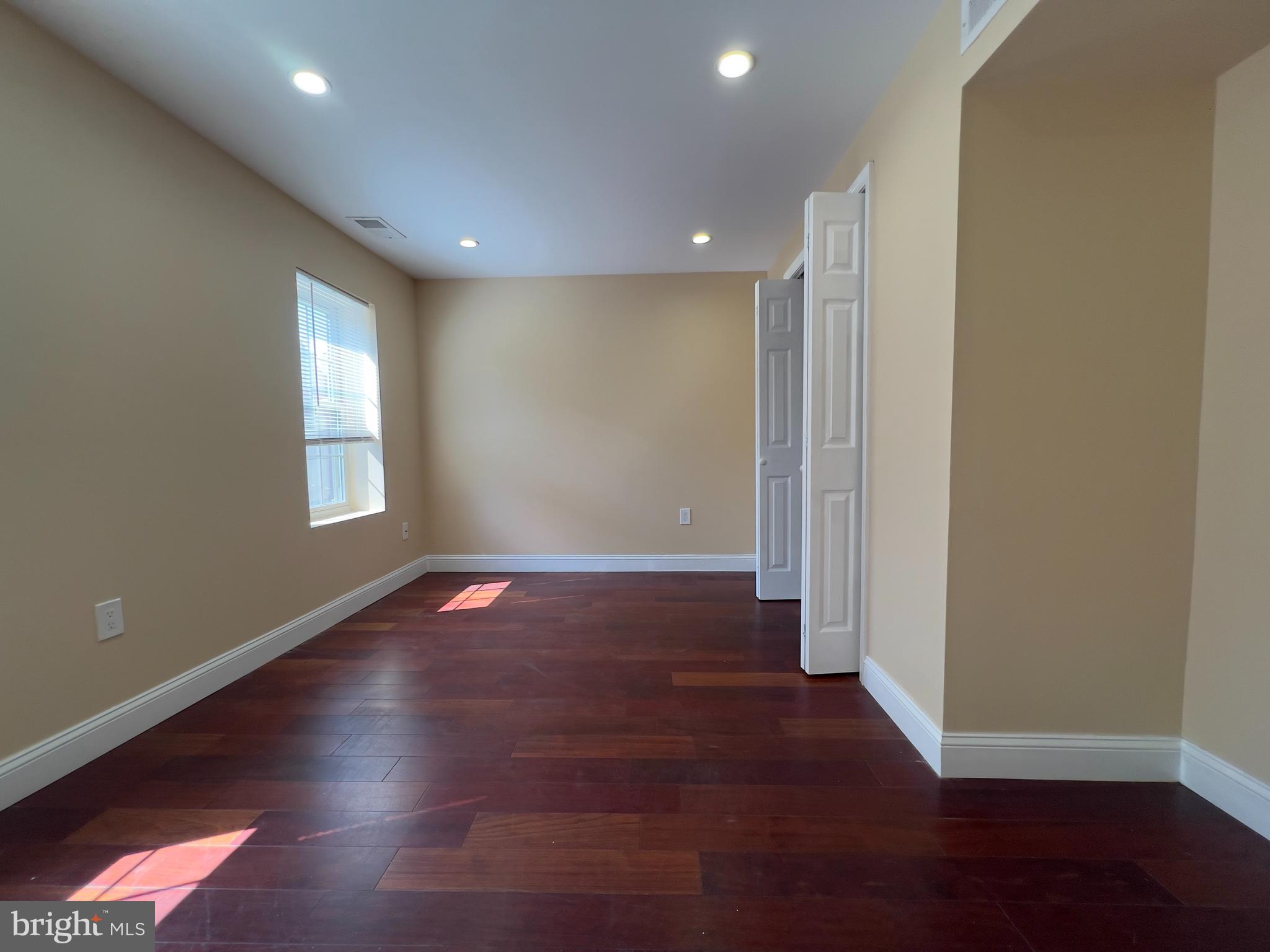 GRADUATE HOSPITAL - Residential Lease