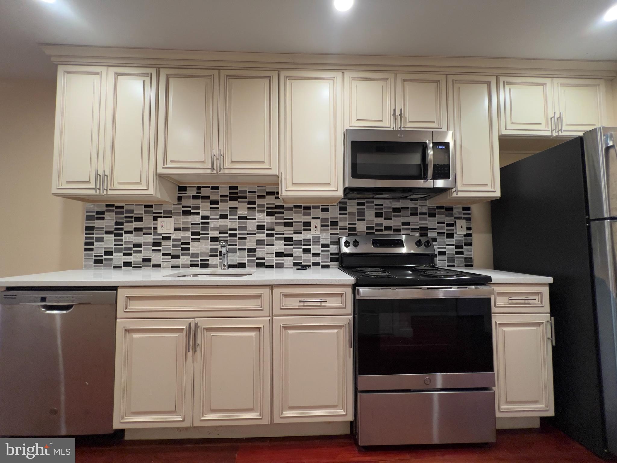 GRADUATE HOSPITAL - Residential Lease