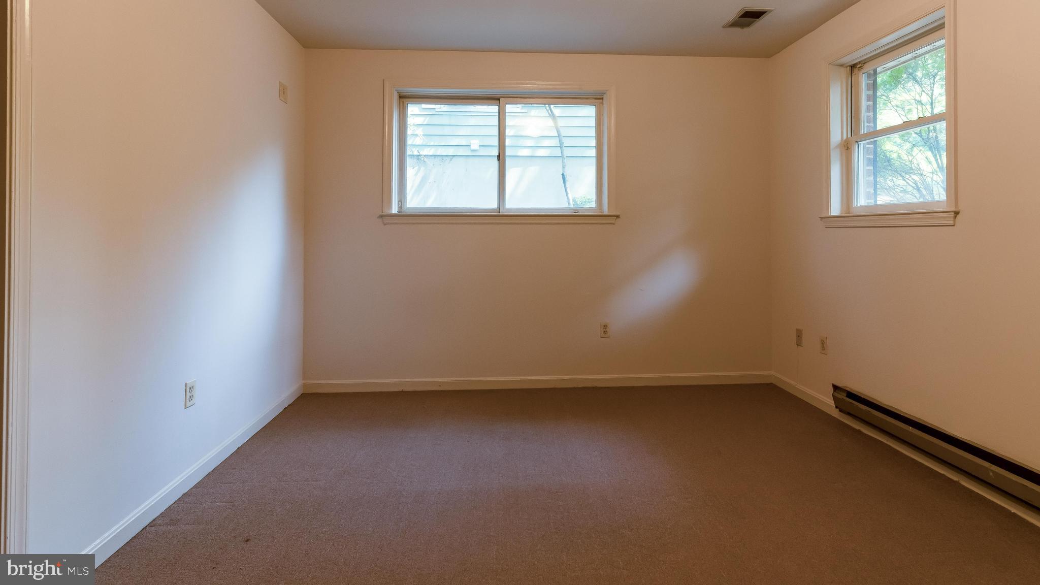 COLLEGE PARK - Residential Lease