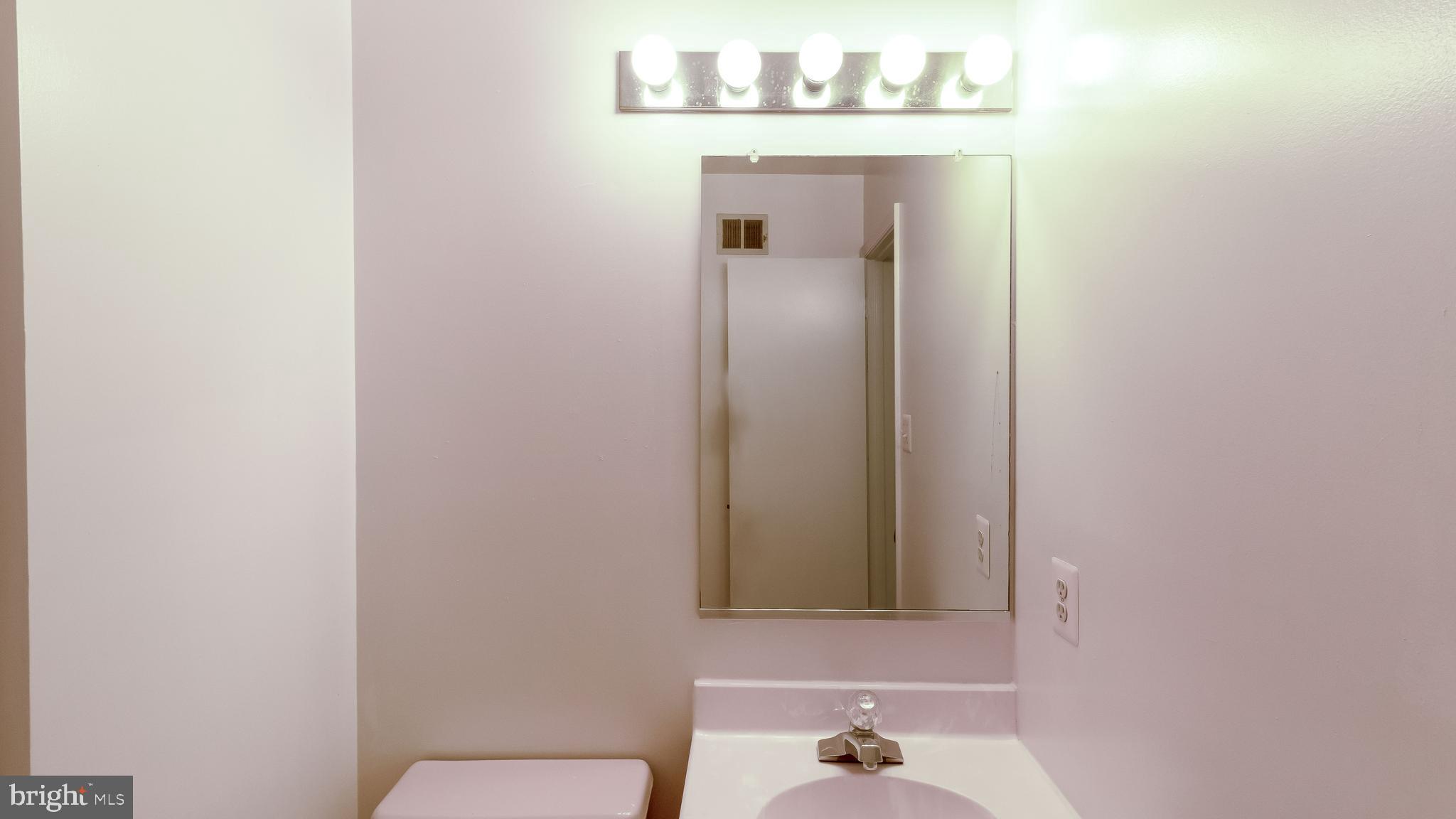 COLLEGE PARK - Residential Lease