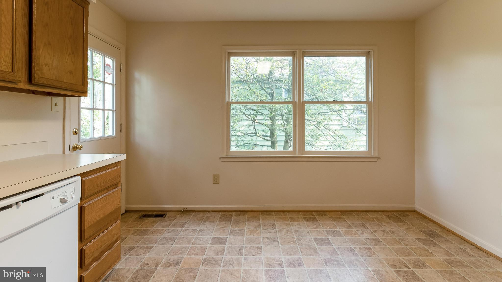 COLLEGE PARK - Residential Lease