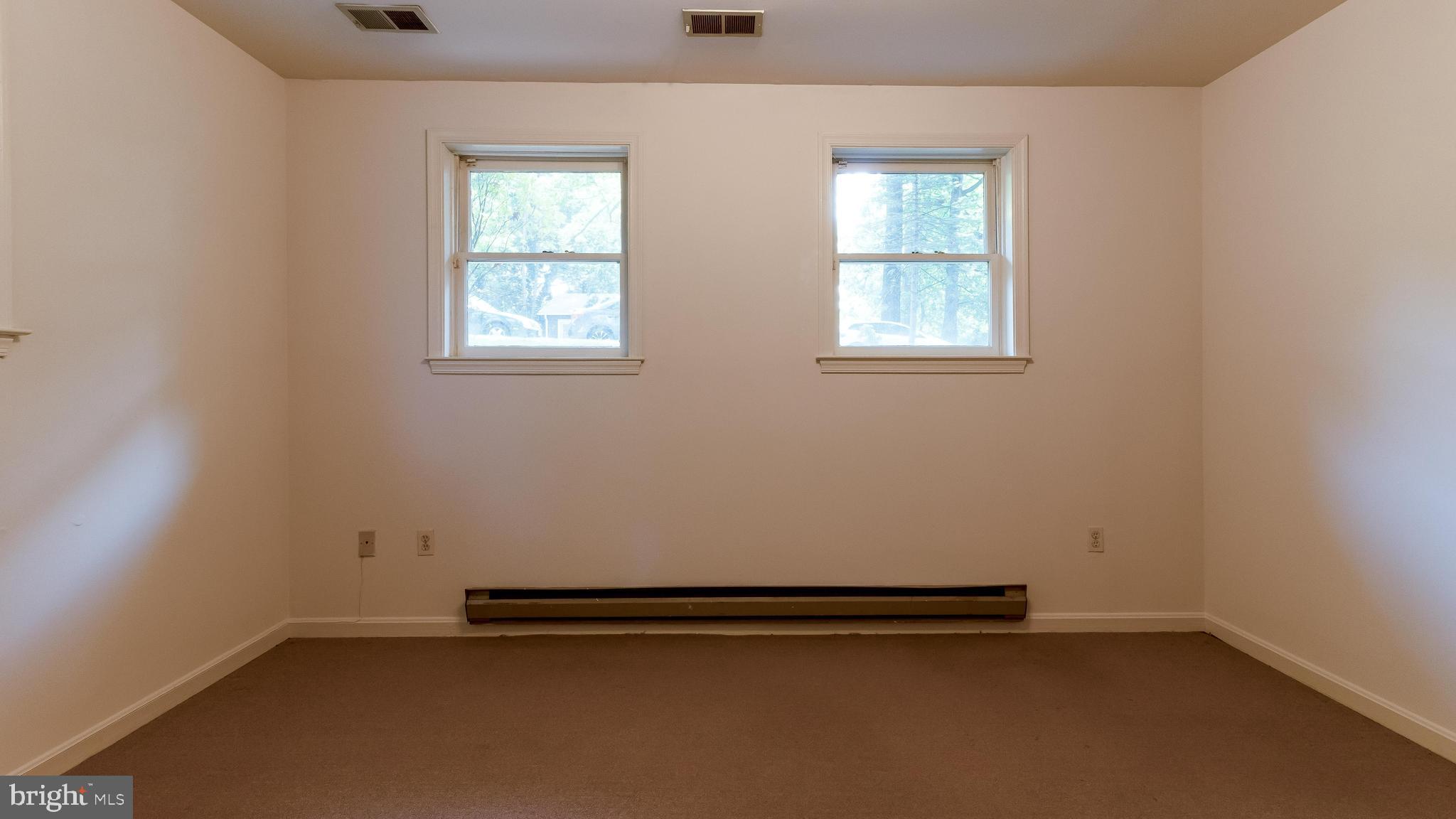 COLLEGE PARK - Residential Lease