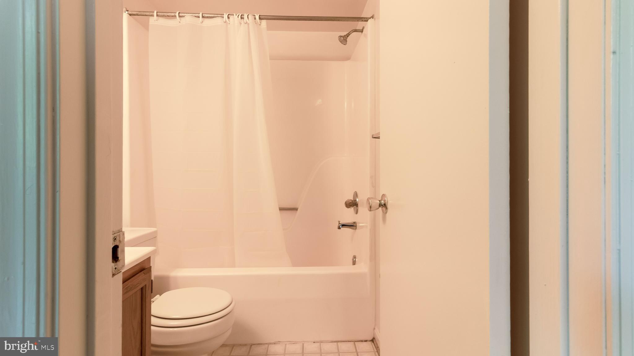 COLLEGE PARK - Residential Lease