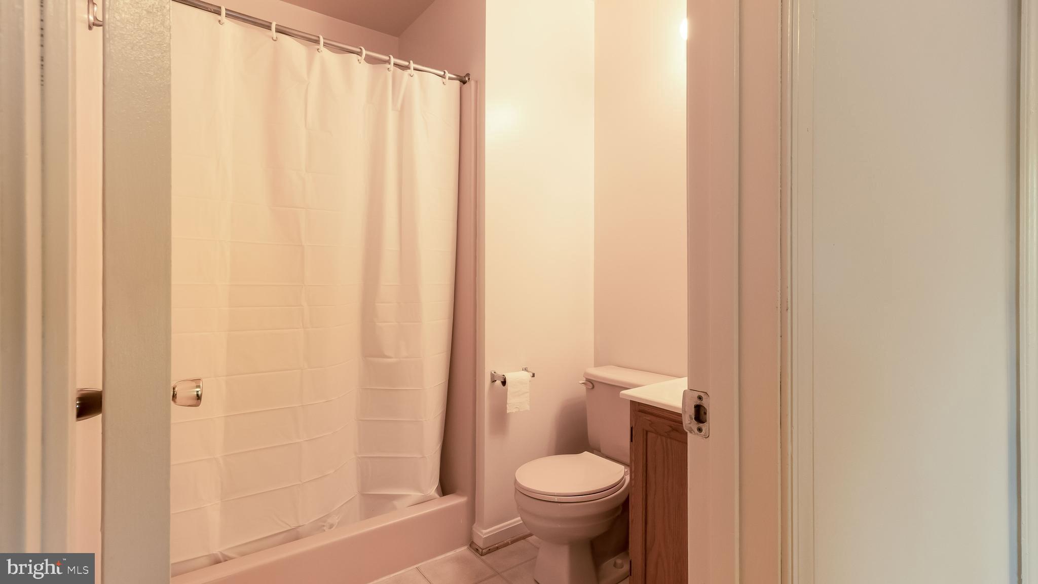 COLLEGE PARK - Residential Lease