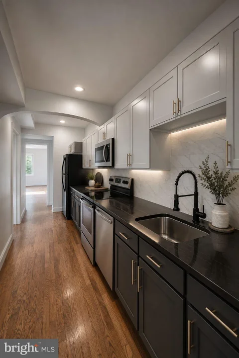 MLS: DCDC2274658