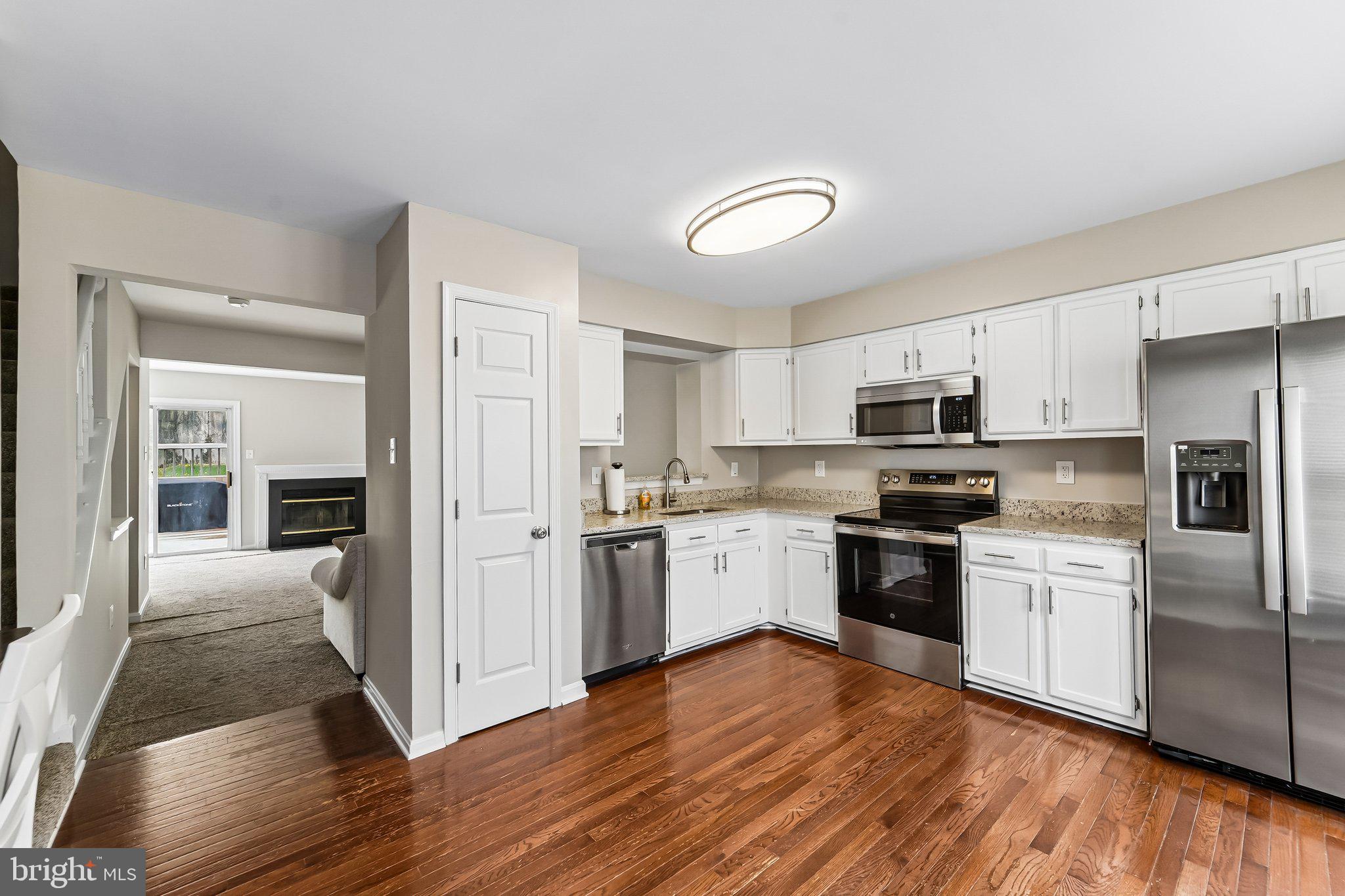 RIVERCHASE - Residential