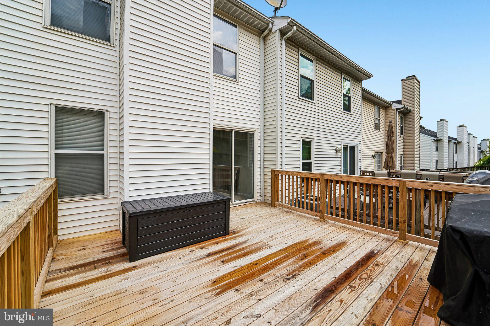 RIVERCHASE - Residential