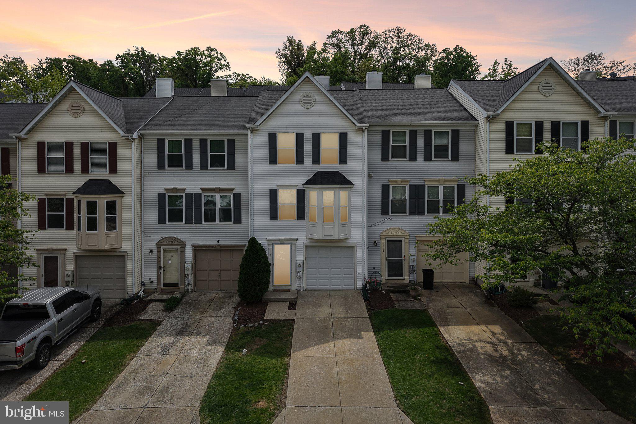 RIVERCHASE - Residential