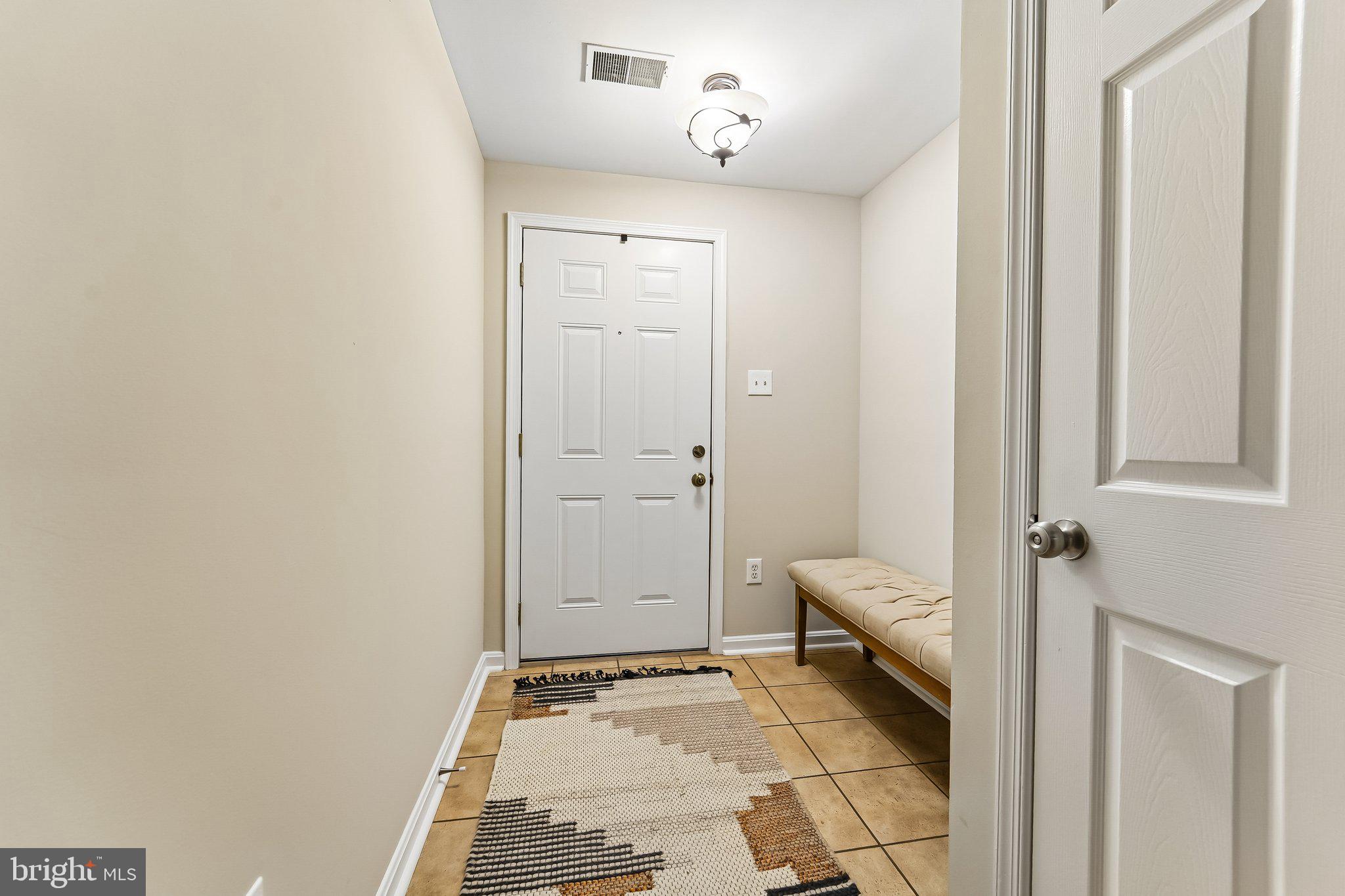 RIVERCHASE - Residential