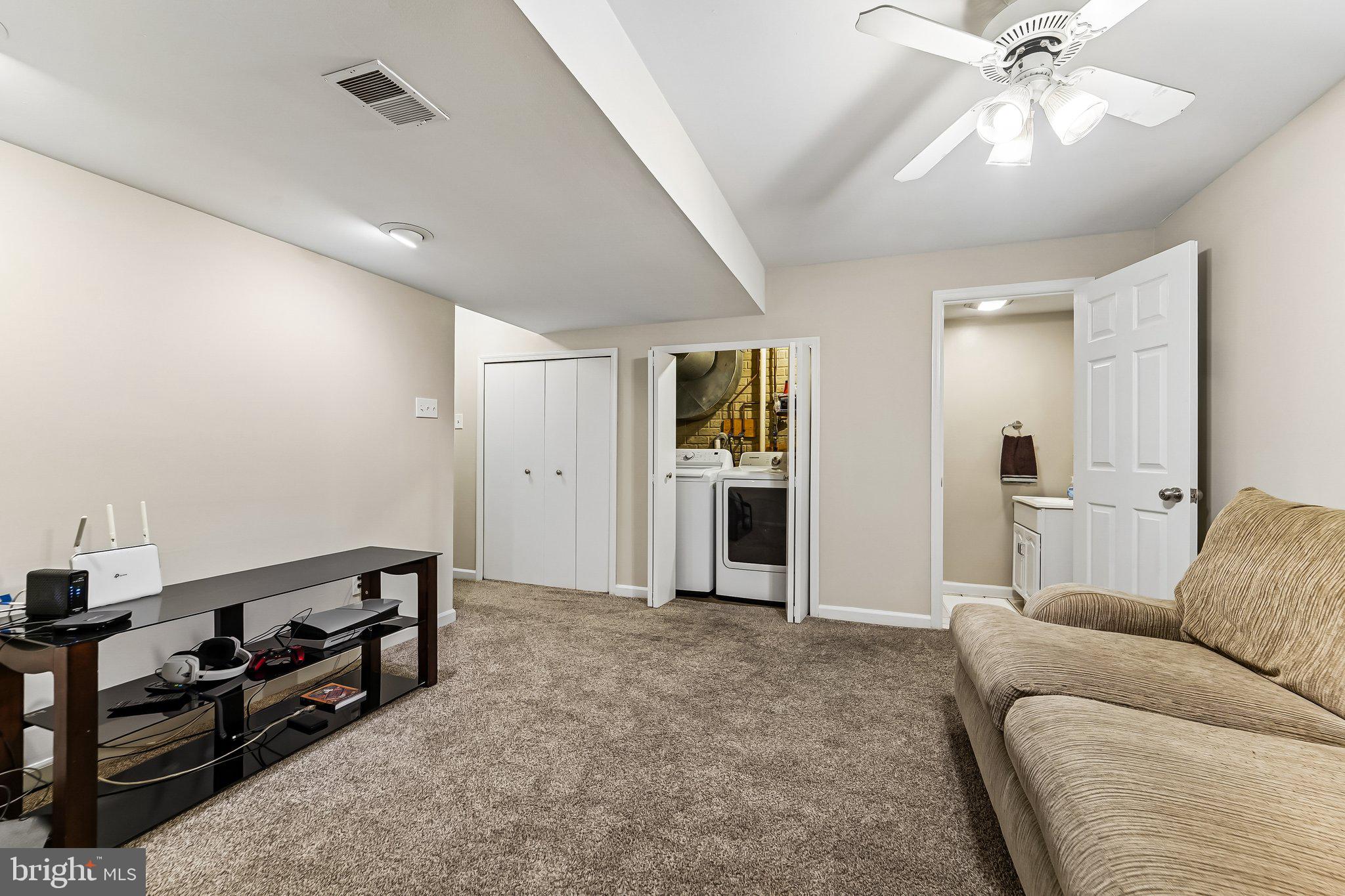 RIVERCHASE - Residential