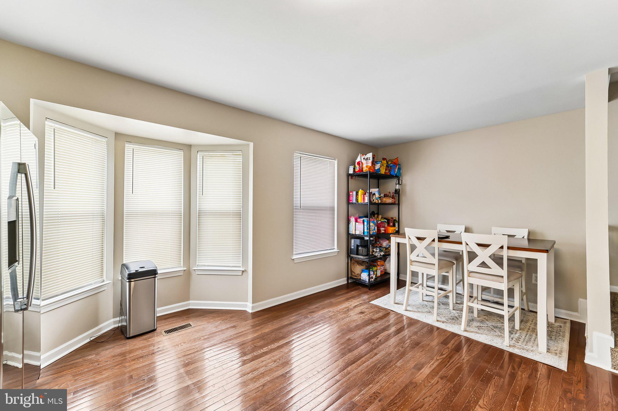 RIVERCHASE - Residential