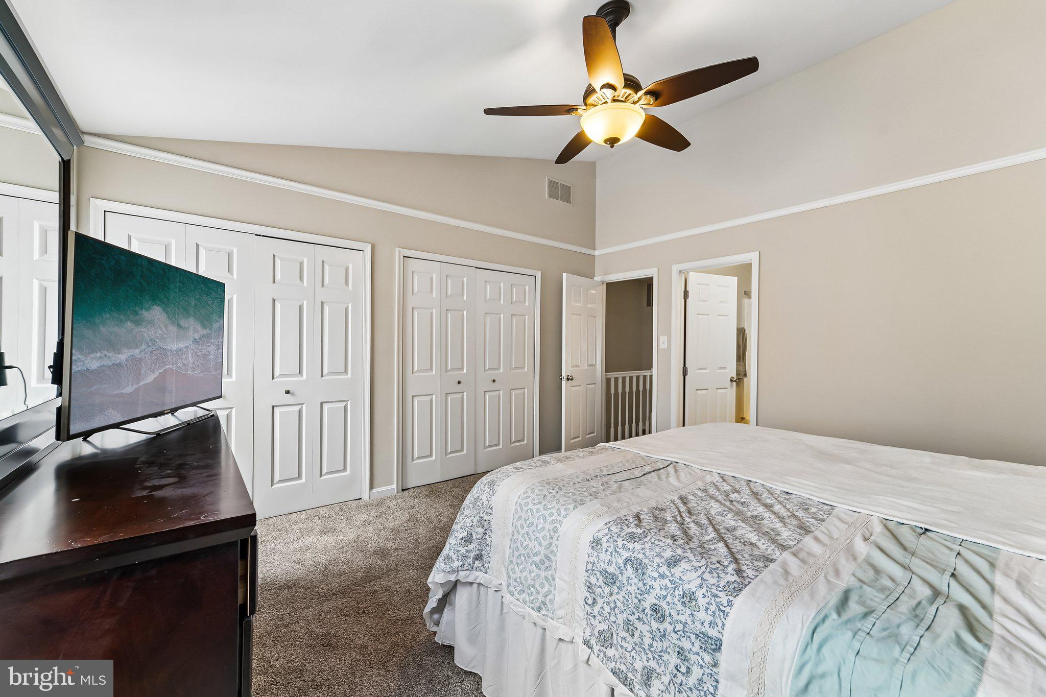 RIVERCHASE - Residential