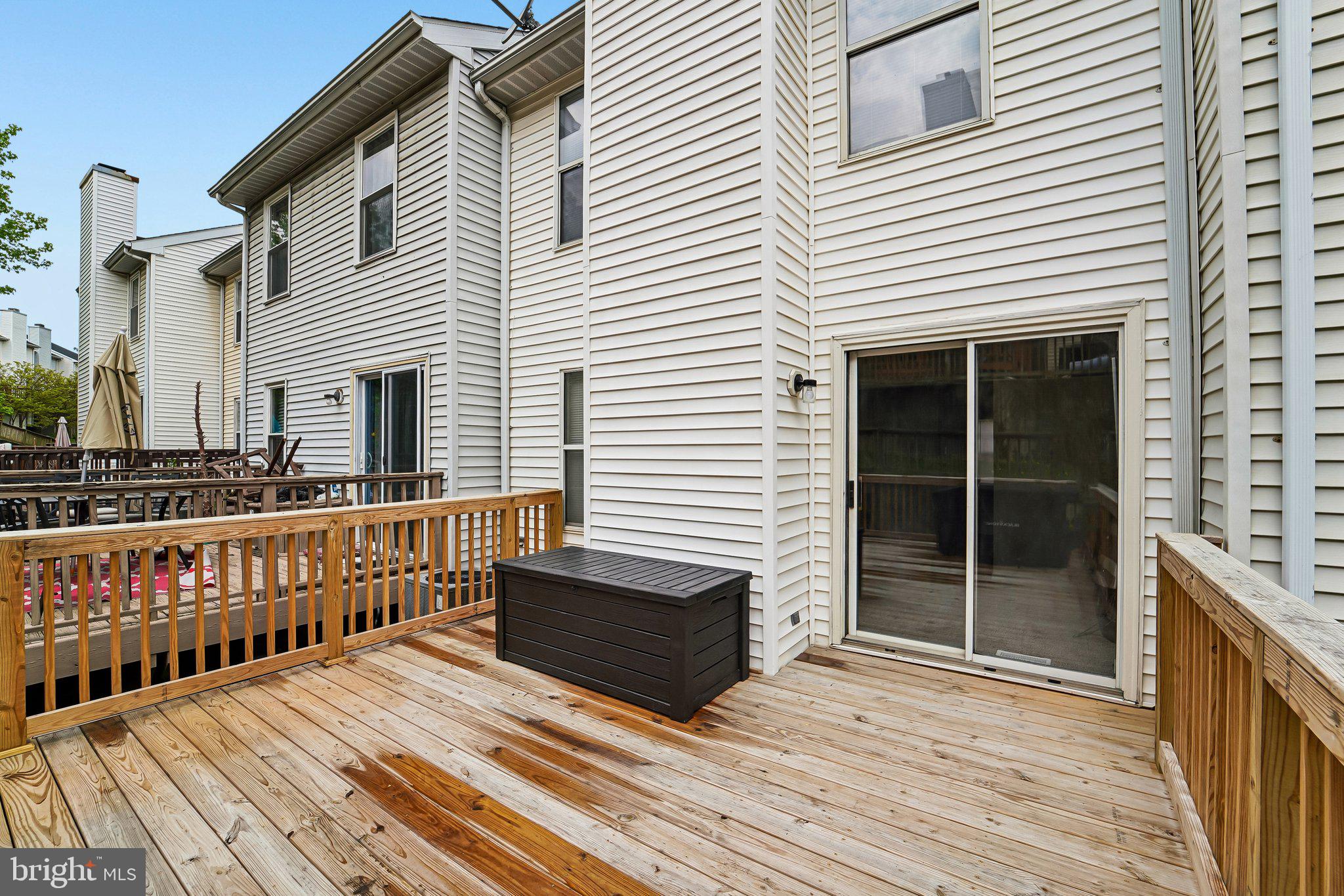 RIVERCHASE - Residential