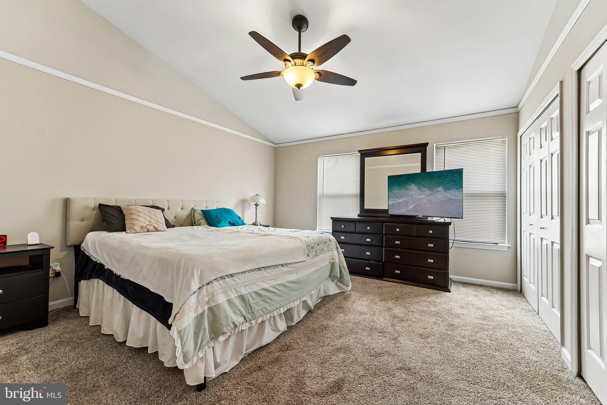 RIVERCHASE - Residential