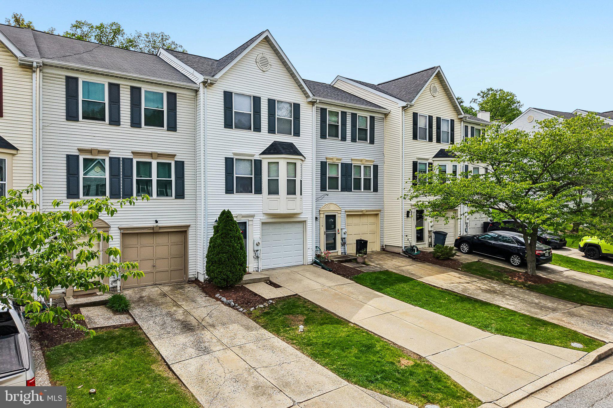 RIVERCHASE - Residential