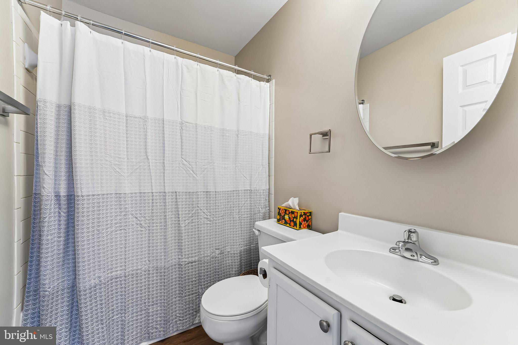 RIVERCHASE - Residential