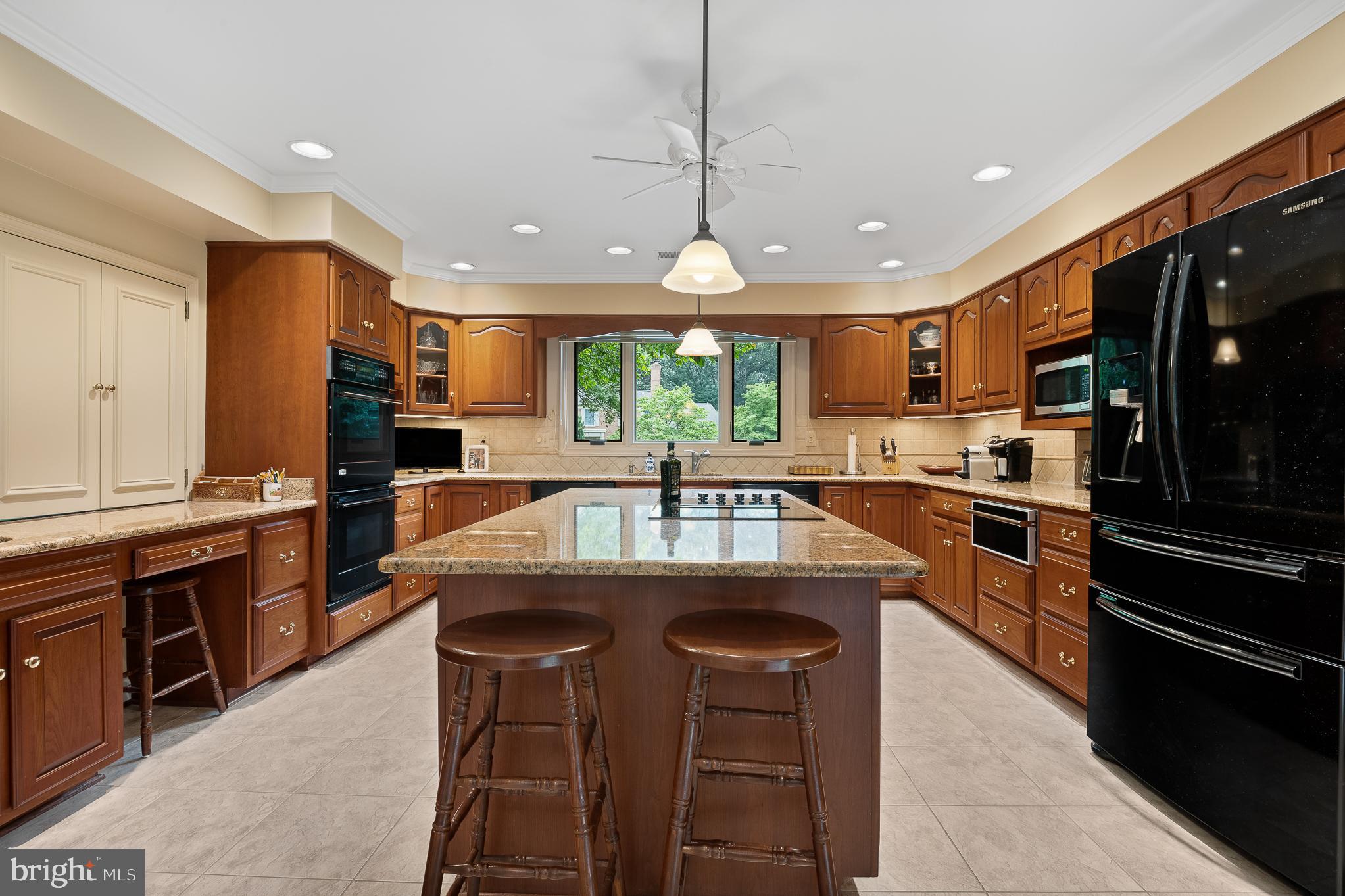 11301 CROSSING GLEN COURT