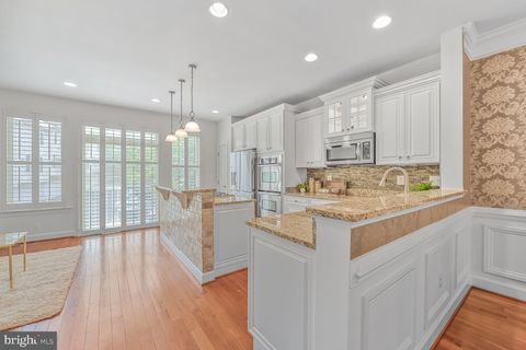 2541 S KENMORE COURT ARLINGTON VA 22206