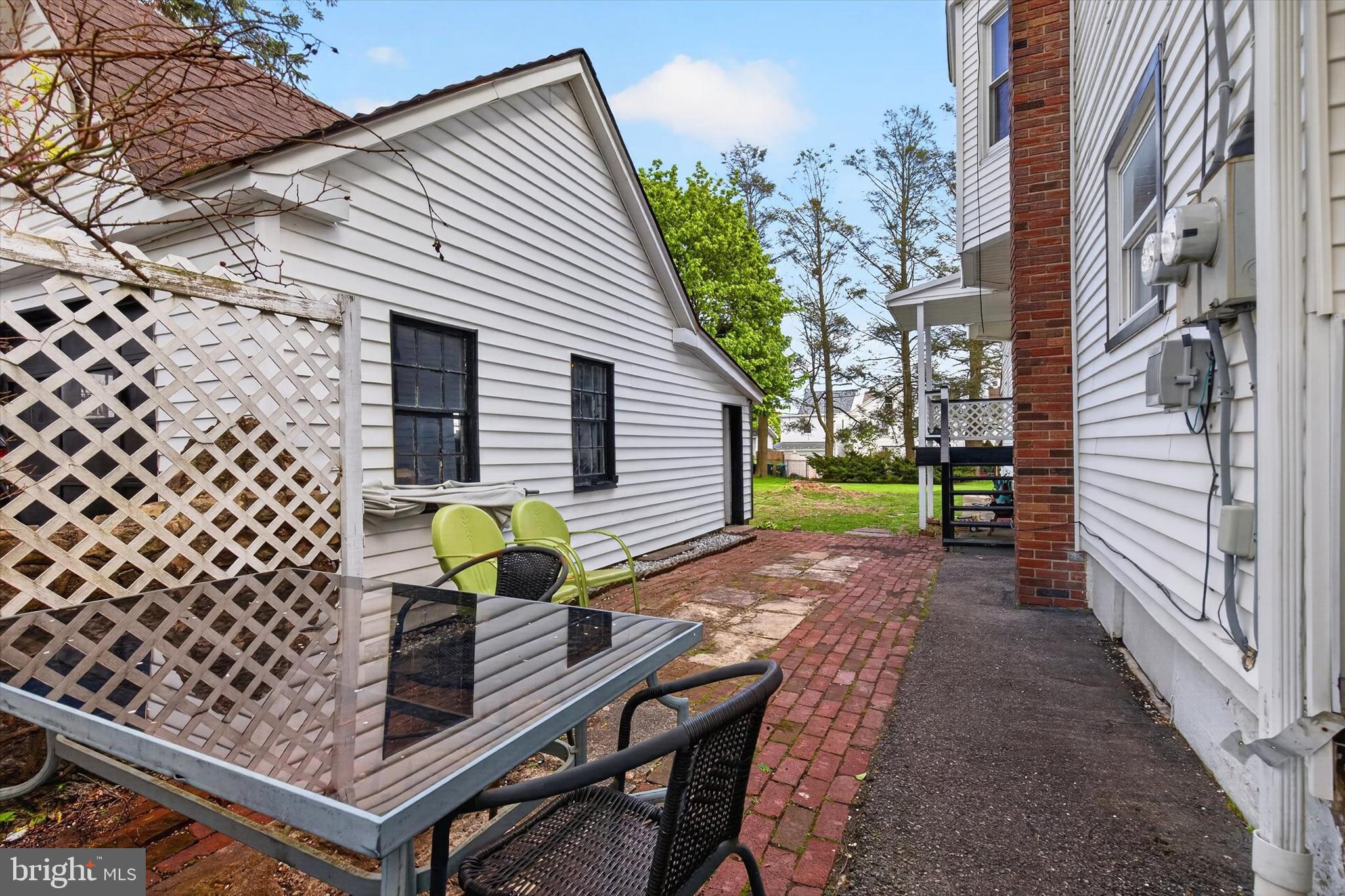 FRACKVILLE - Residential