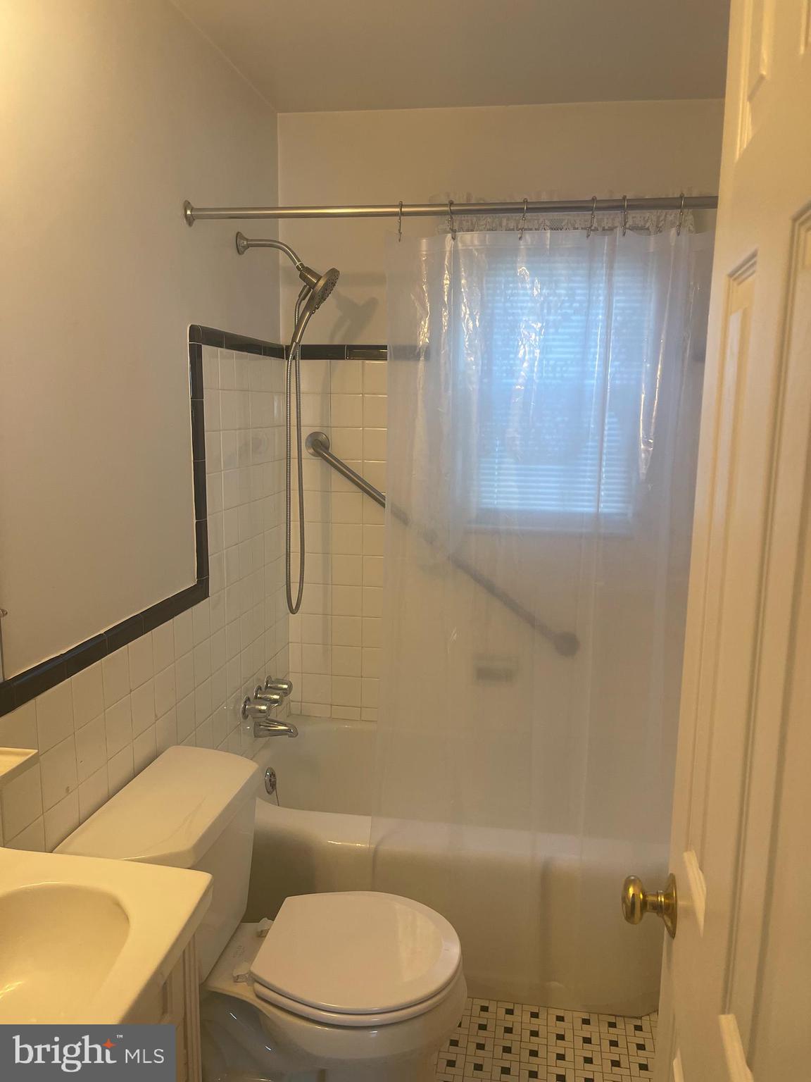 HOLLYWOOD - Residential Lease