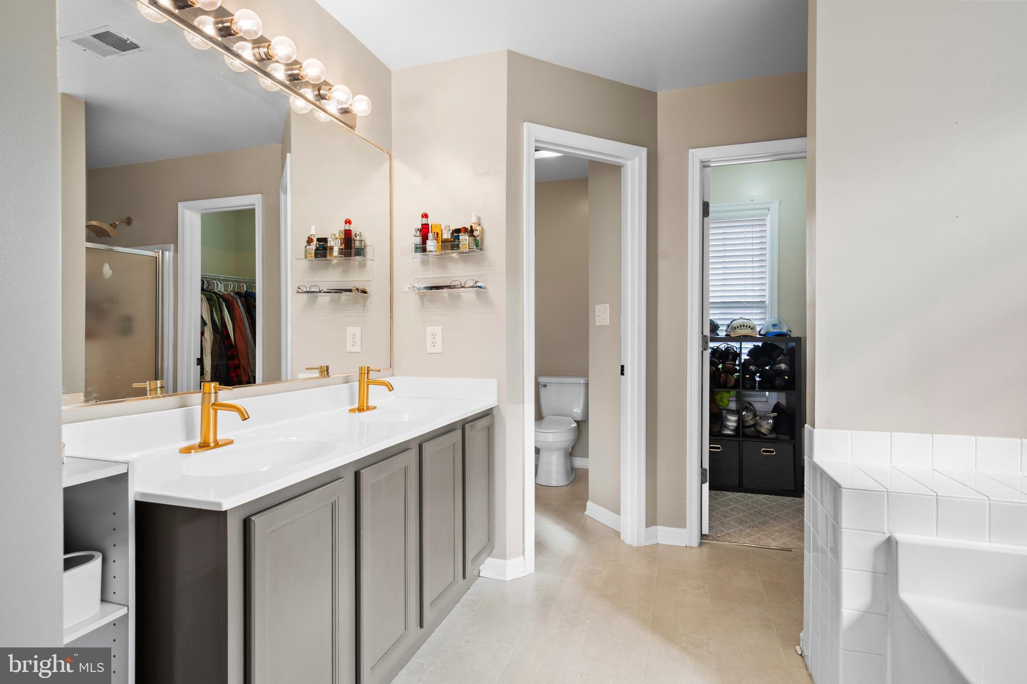 MILLS FARM - Residential