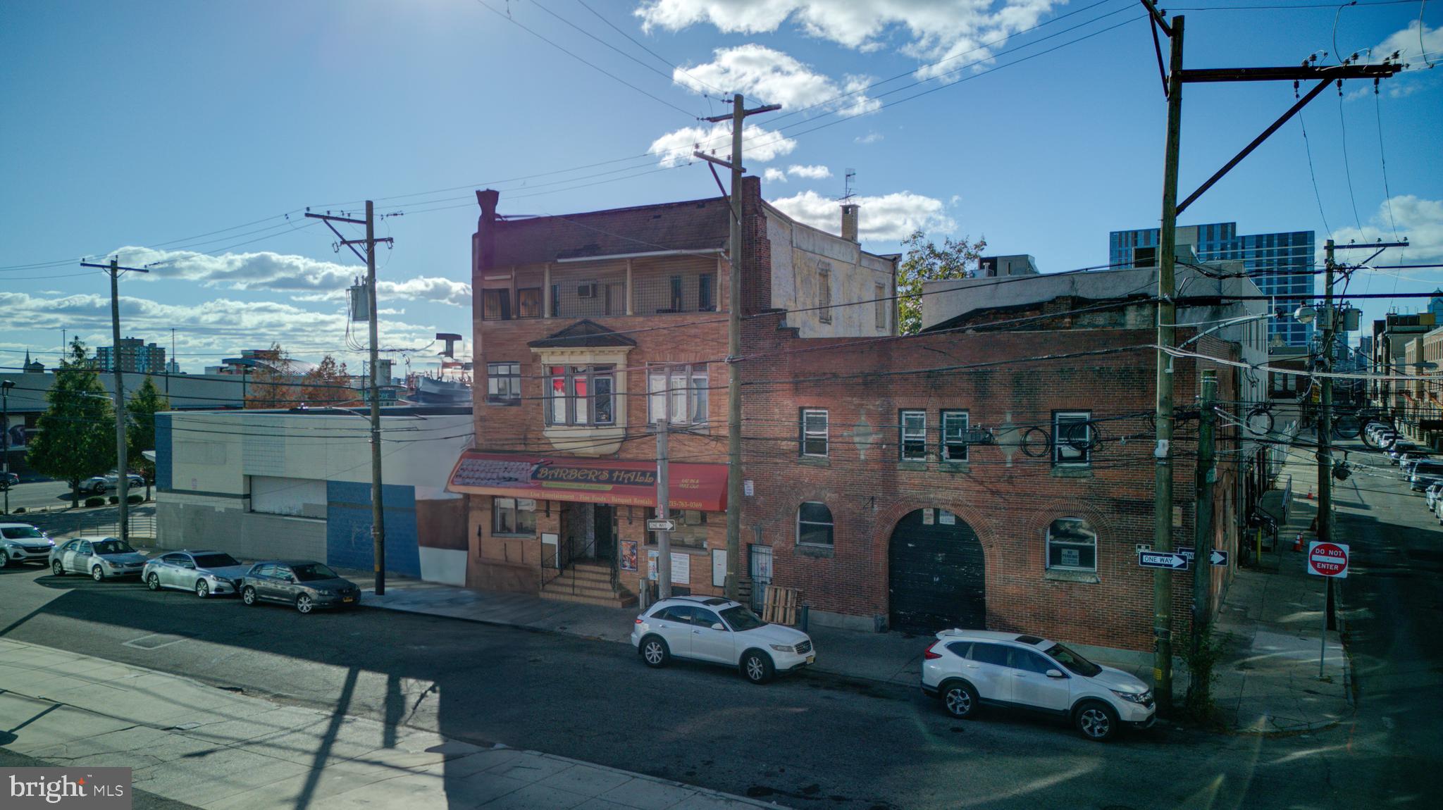 1402 W OXFORD STREET 4