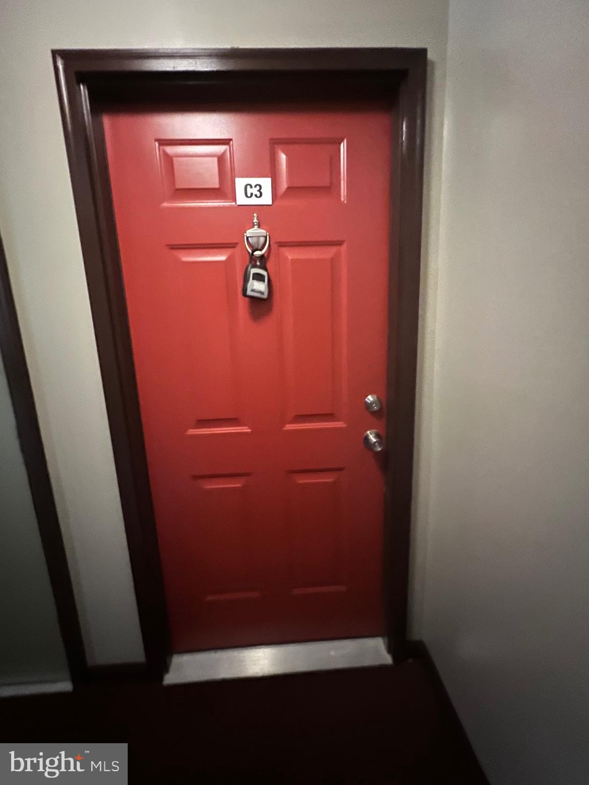 HOLLY HILL CONDOMINIUMS - Residential Lease