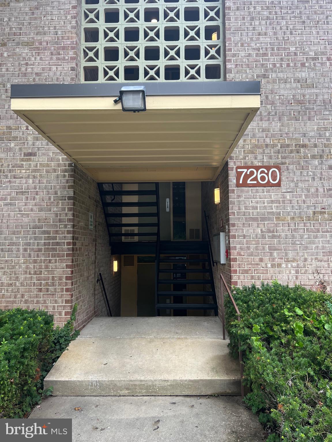 HOLLY HILL CONDOMINIUMS - Residential Lease