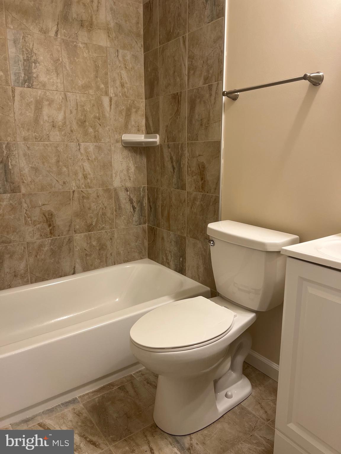 HOLLY HILL CONDOMINIUMS - Residential Lease