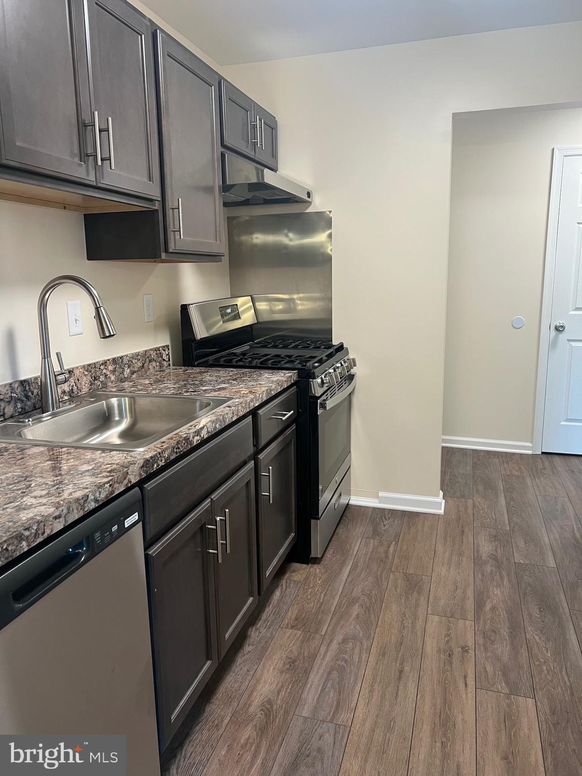 HOLLY HILL CONDOMINIUMS - Residential Lease