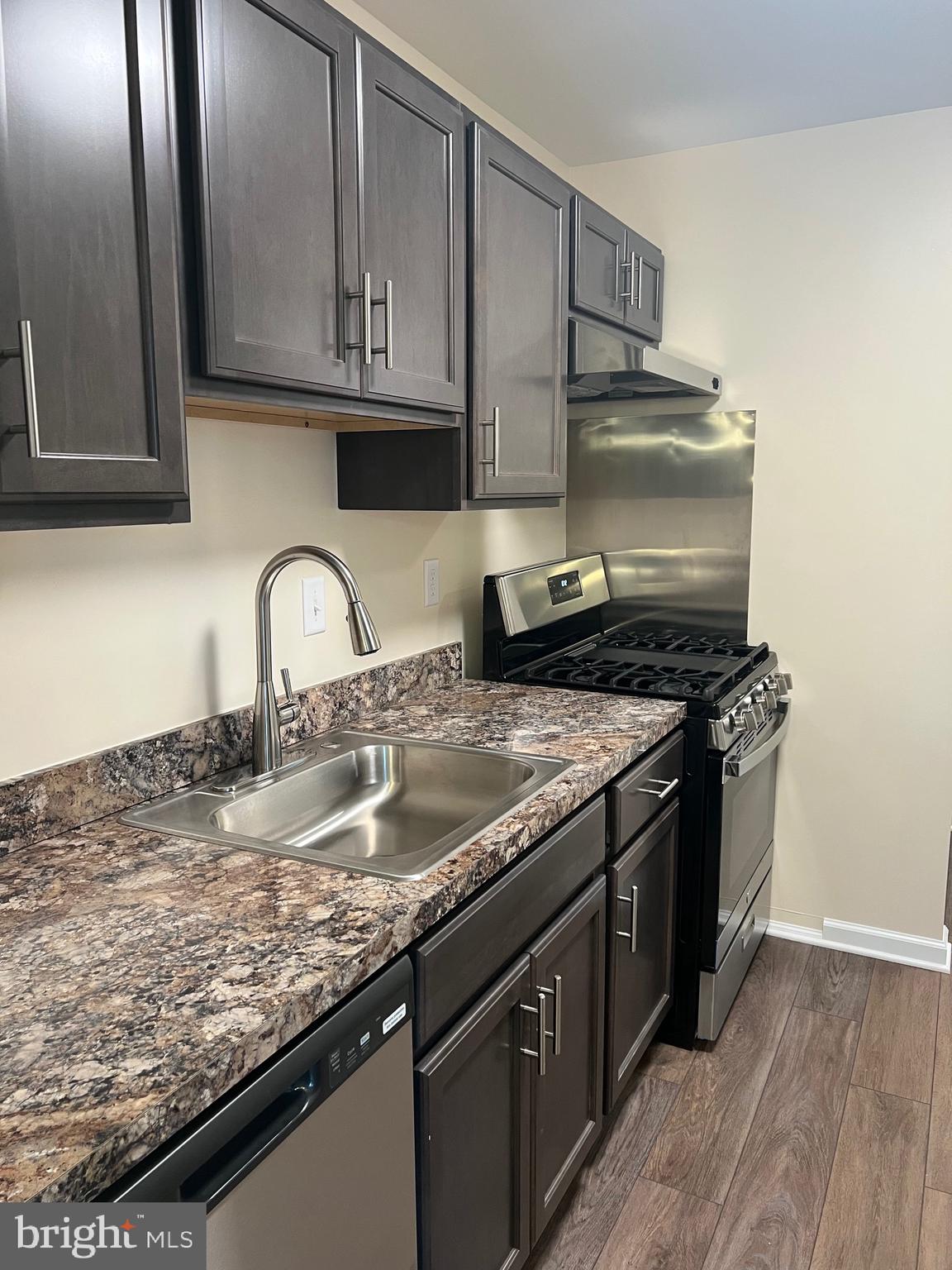 HOLLY HILL CONDOMINIUMS - Residential Lease