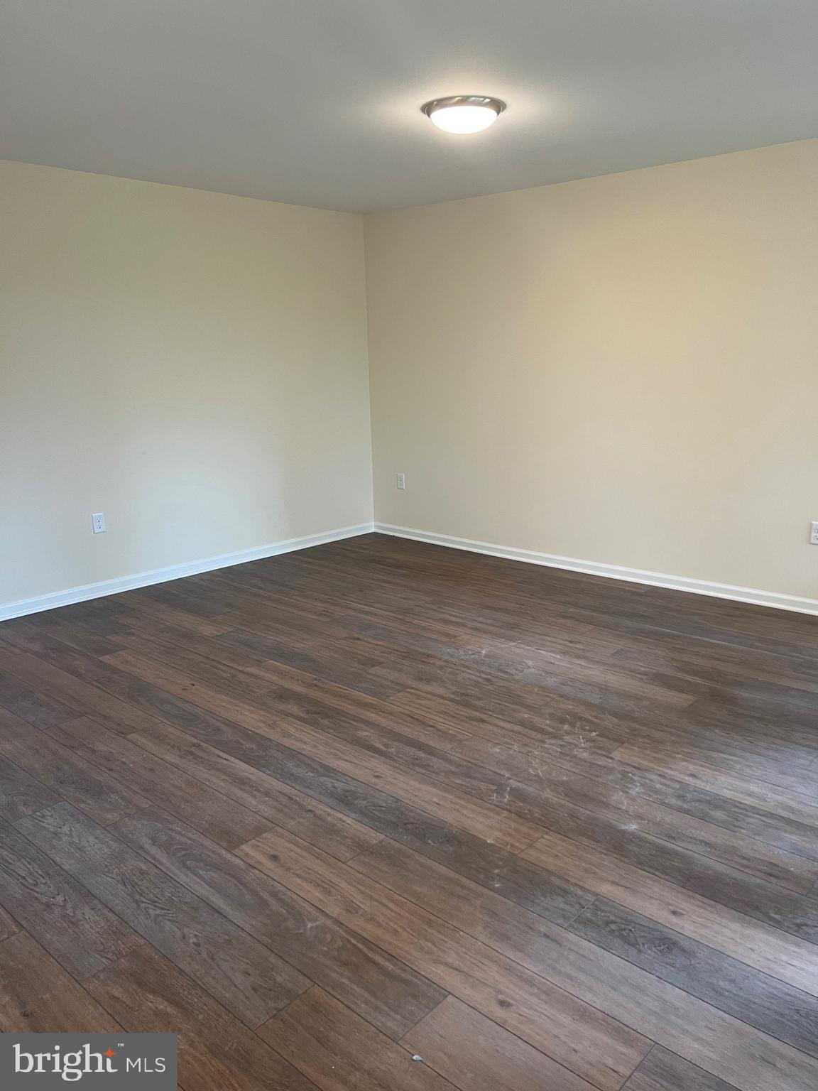 HOLLY HILL CONDOMINIUMS - Residential Lease