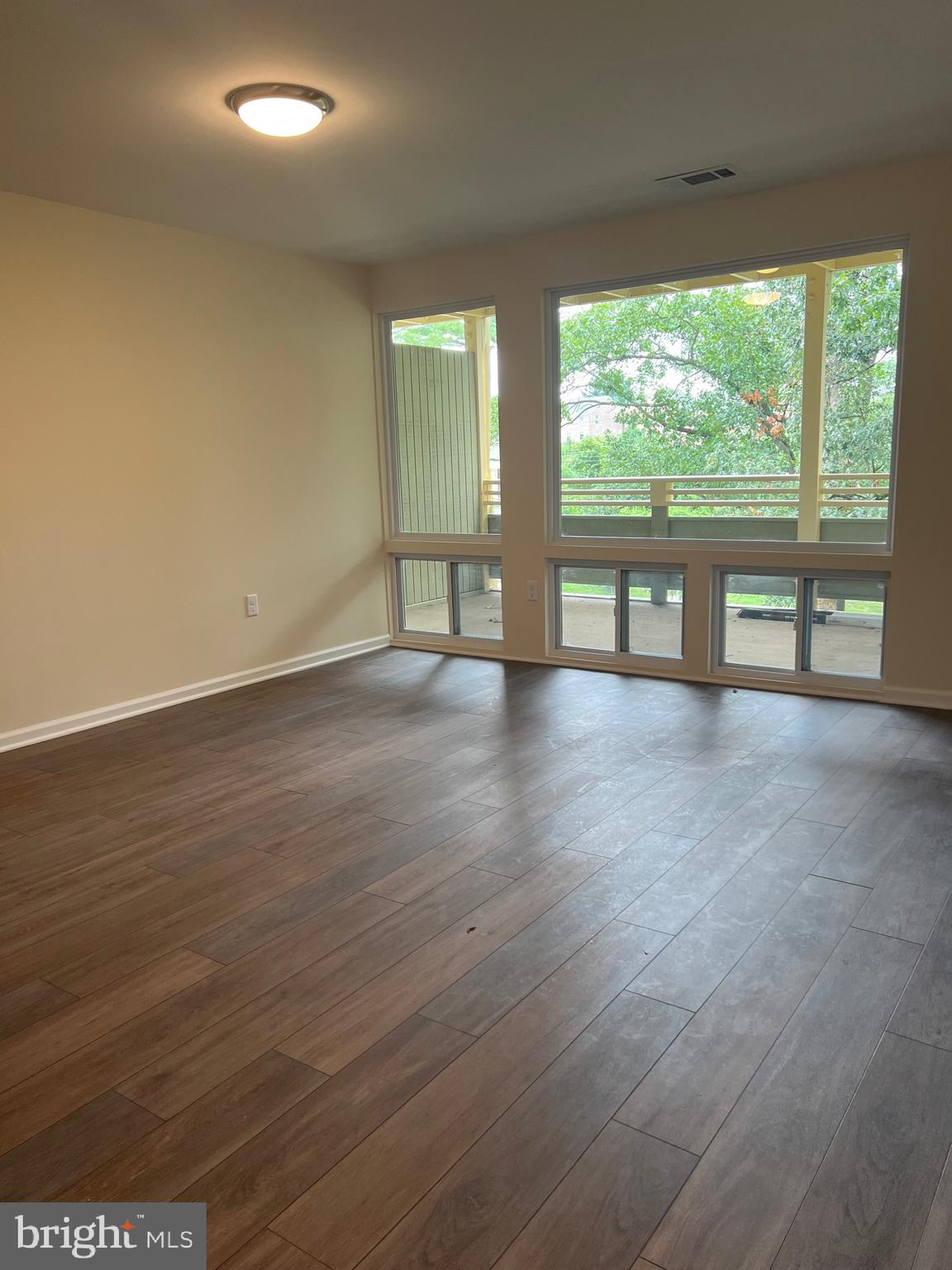 HOLLY HILL CONDOMINIUMS - Residential Lease