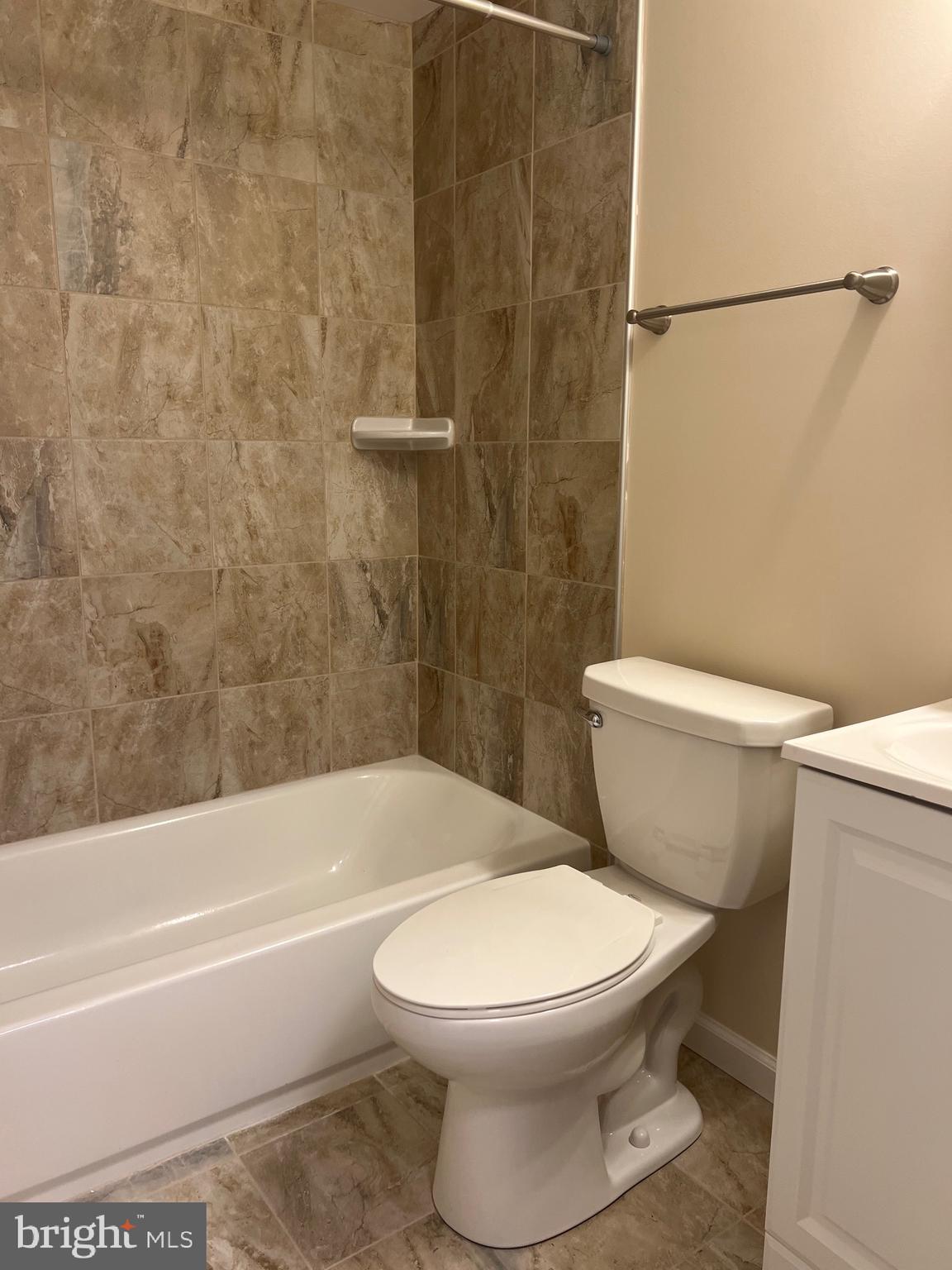 HOLLY HILL CONDOMINIUMS - Residential Lease