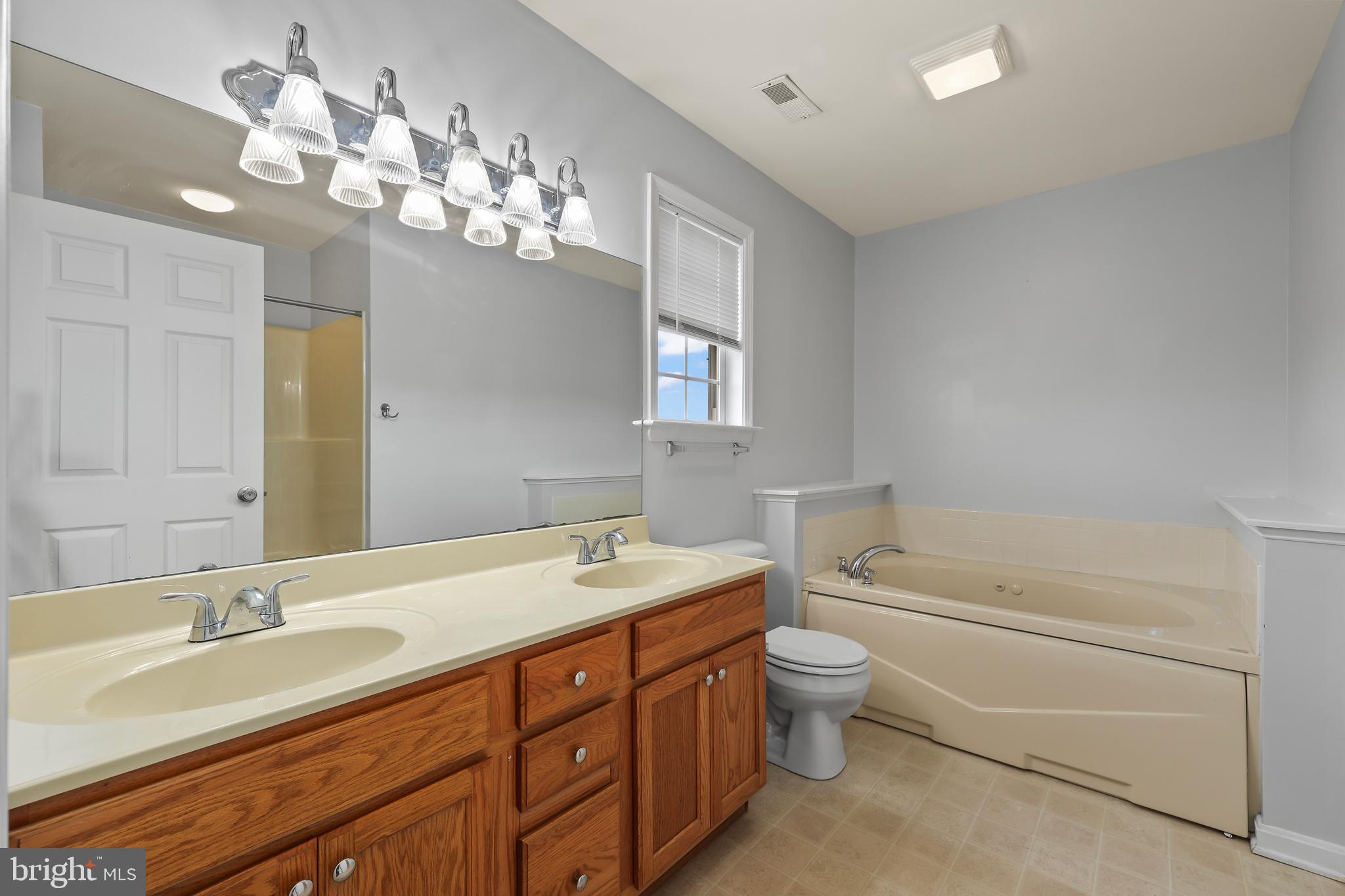 HAMMONDS MILL - Residential