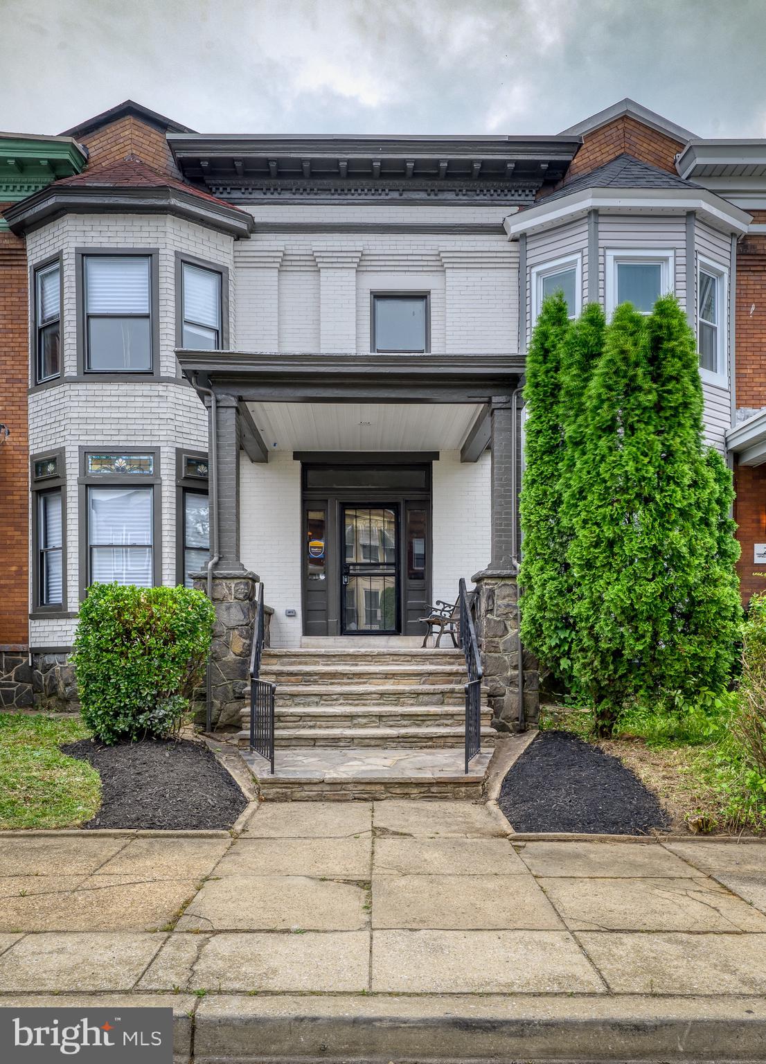 EVERGREEN LAWN - Residential