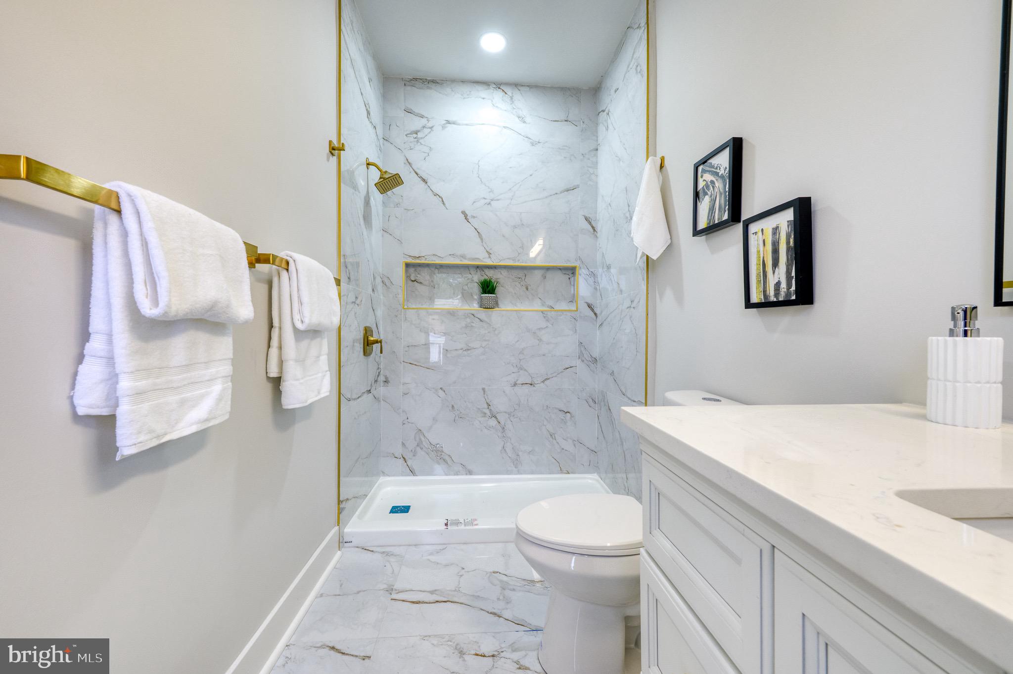 EVERGREEN LAWN - Residential