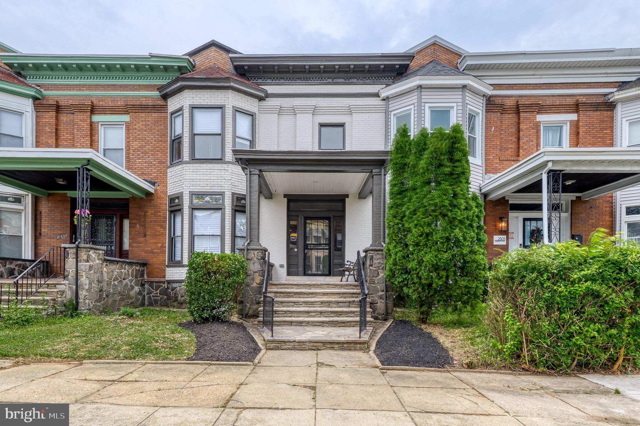 EVERGREEN LAWN - Residential