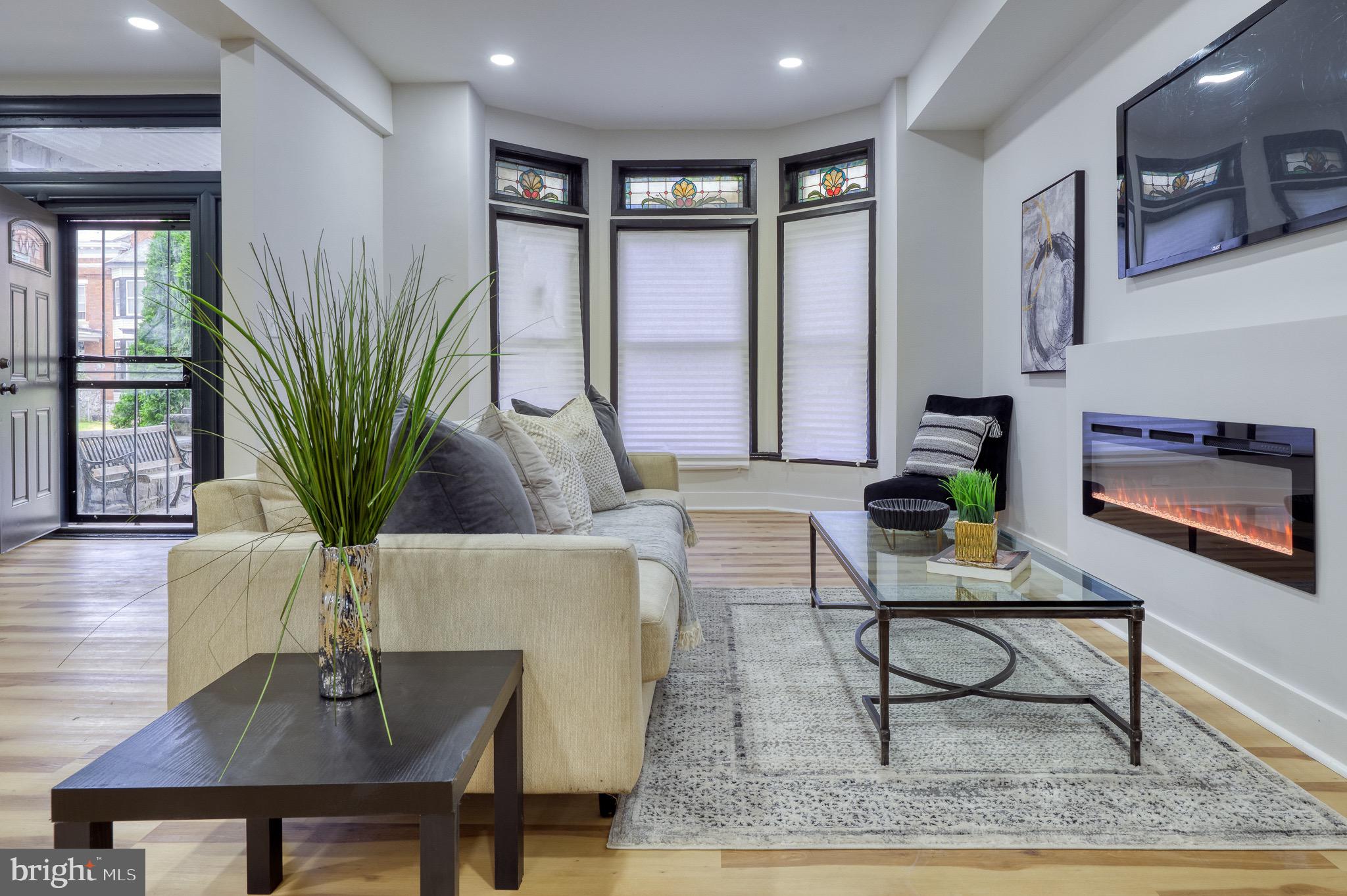 EVERGREEN LAWN - Residential