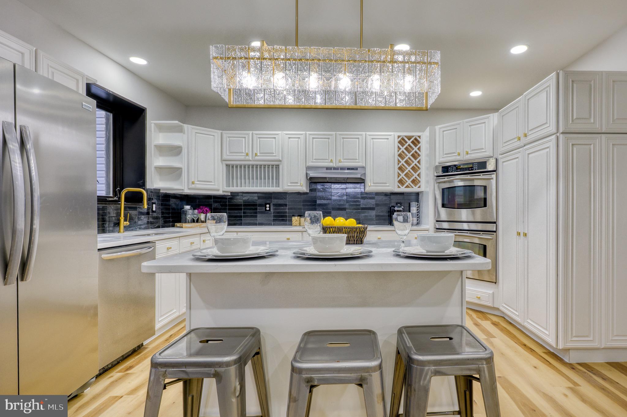 EVERGREEN LAWN - Residential