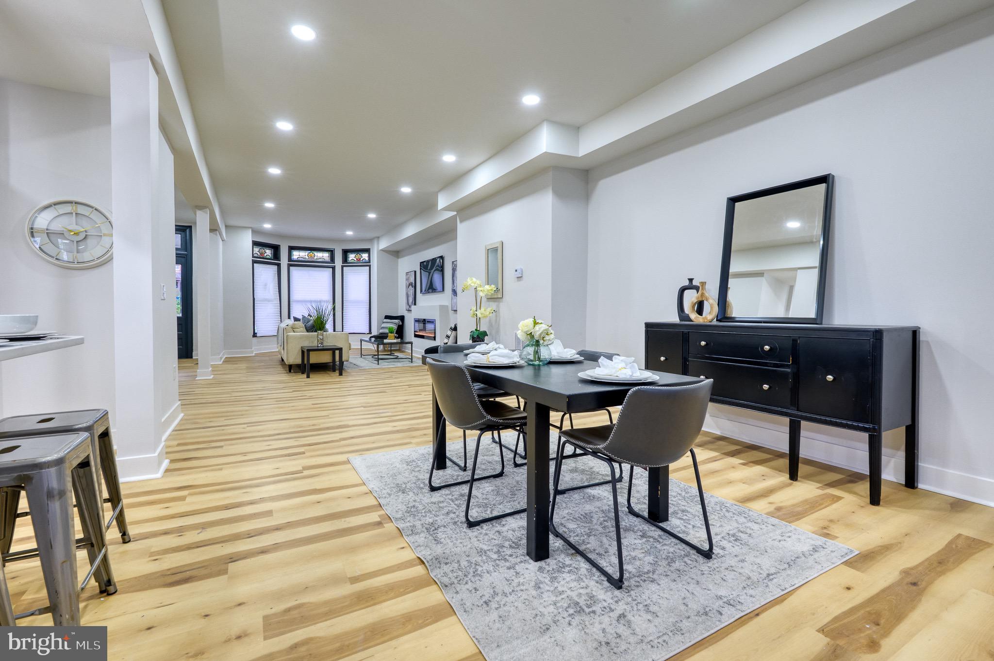 EVERGREEN LAWN - Residential