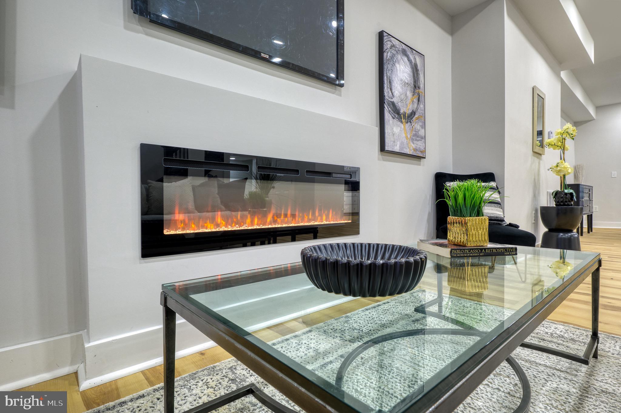 EVERGREEN LAWN - Residential