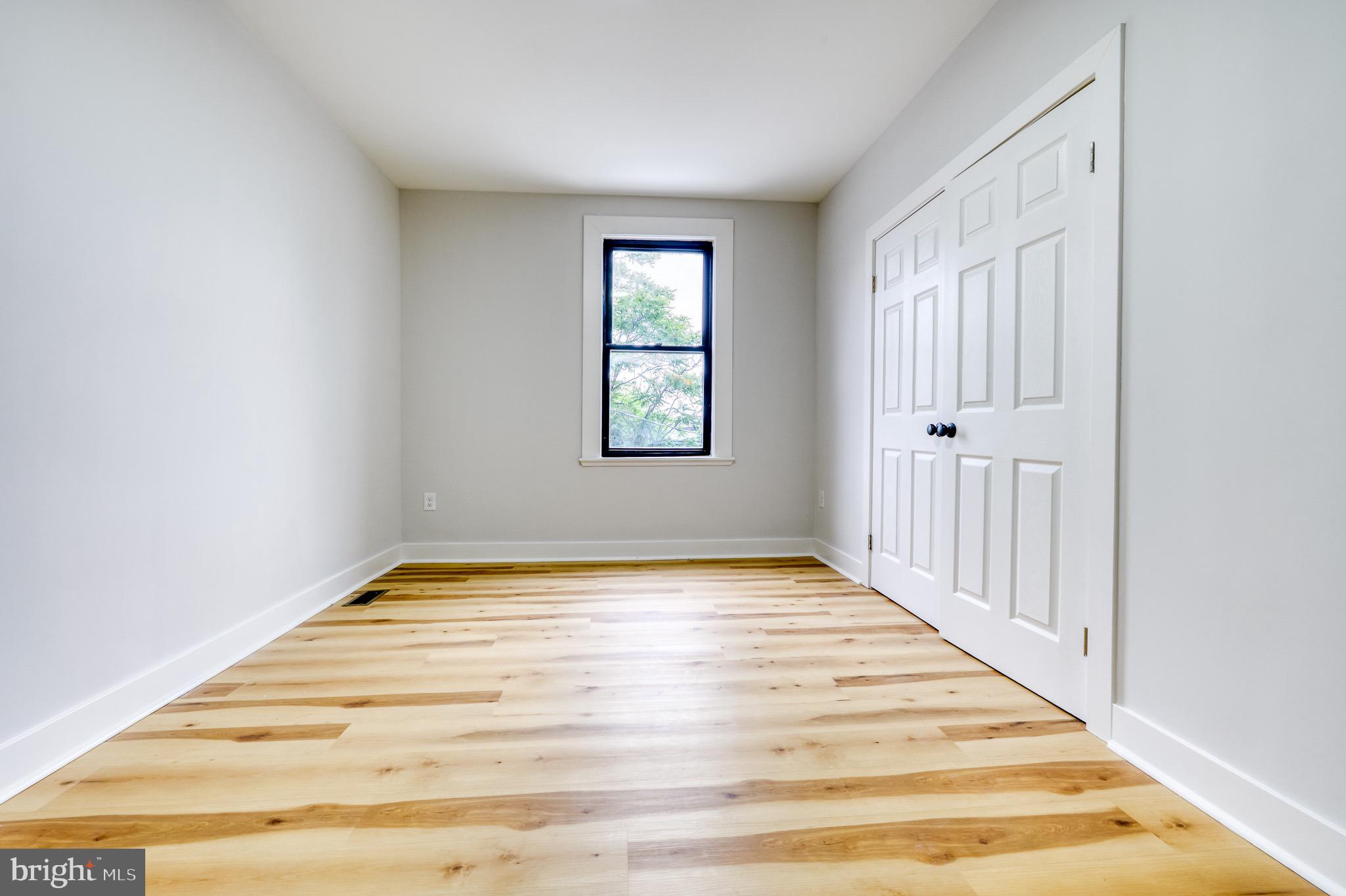 EVERGREEN LAWN - Residential