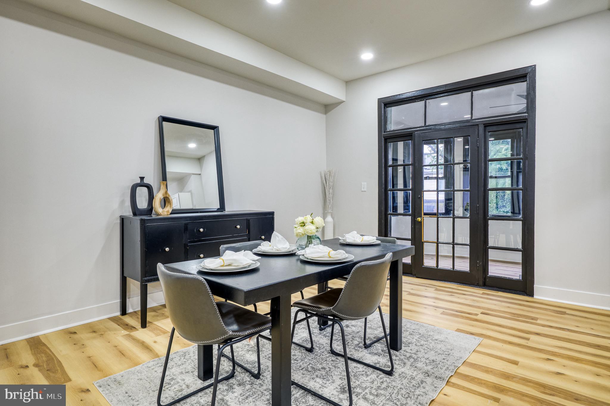 EVERGREEN LAWN - Residential