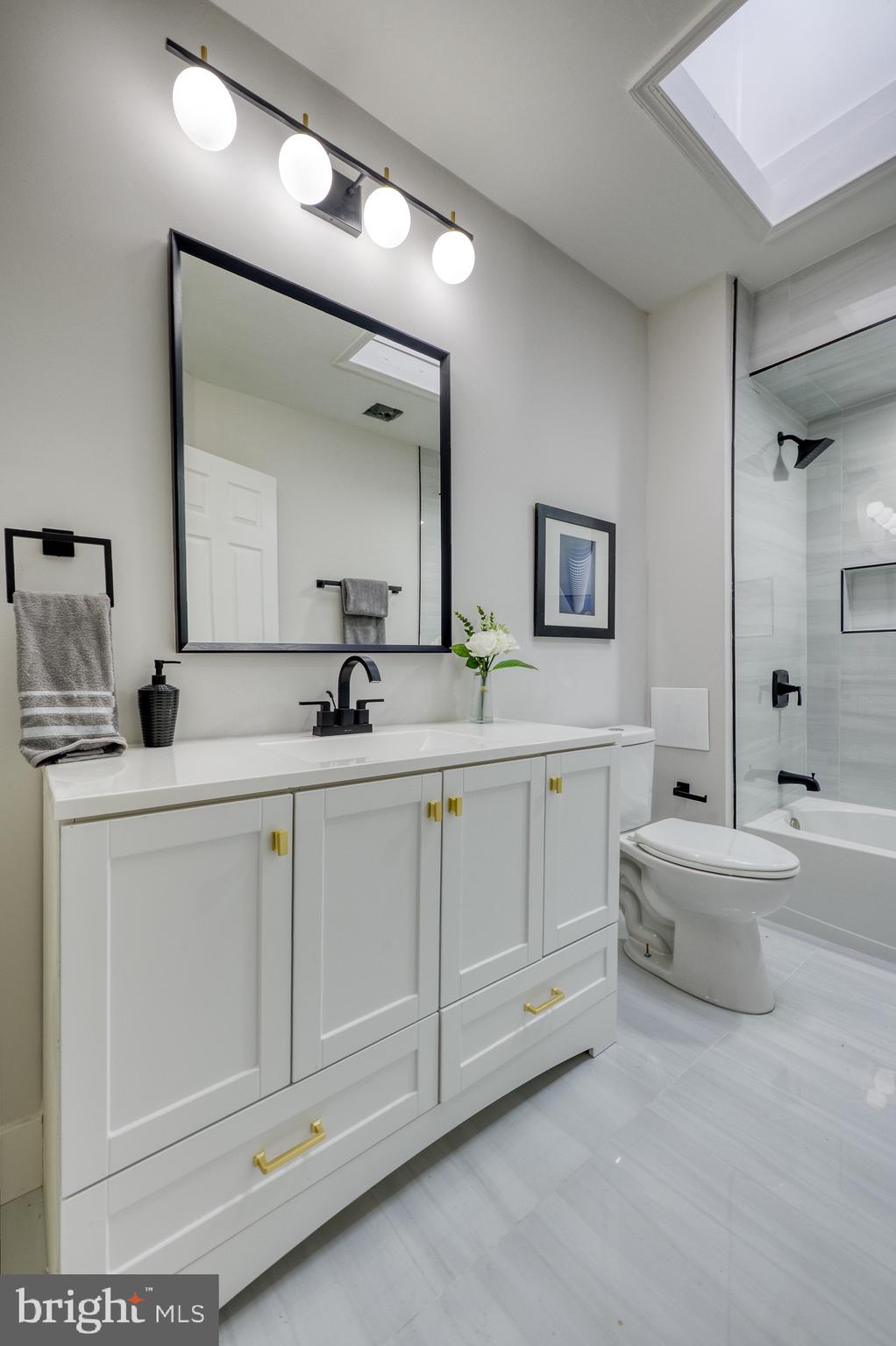 EVERGREEN LAWN - Residential