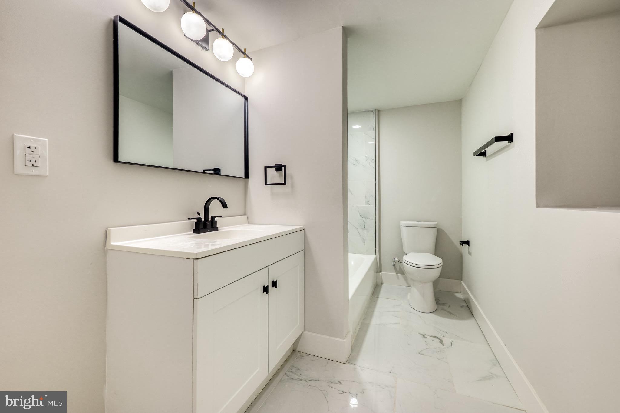 EVERGREEN LAWN - Residential