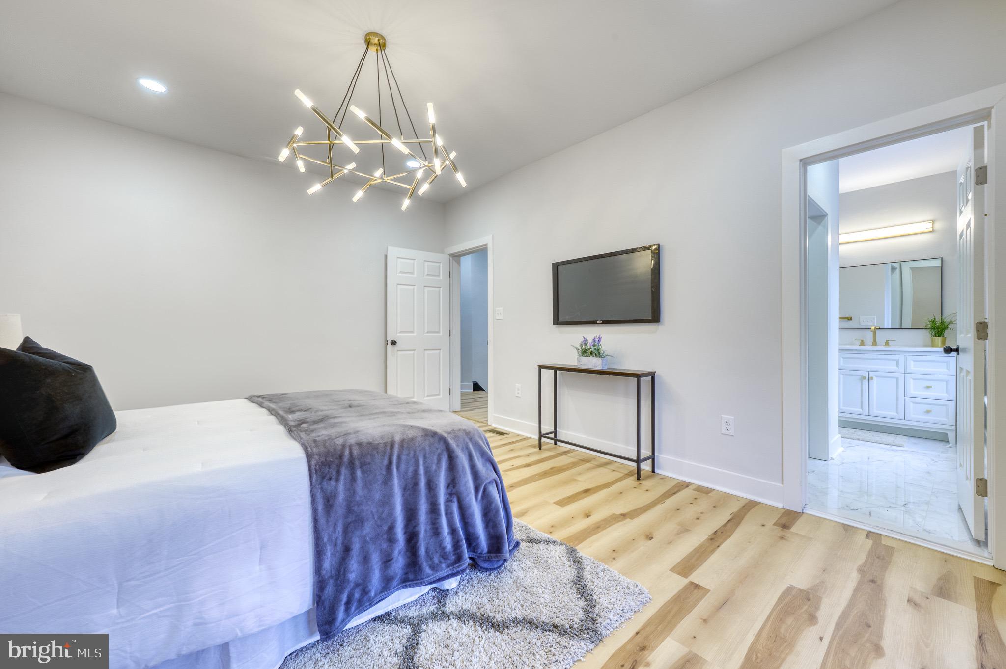 EVERGREEN LAWN - Residential