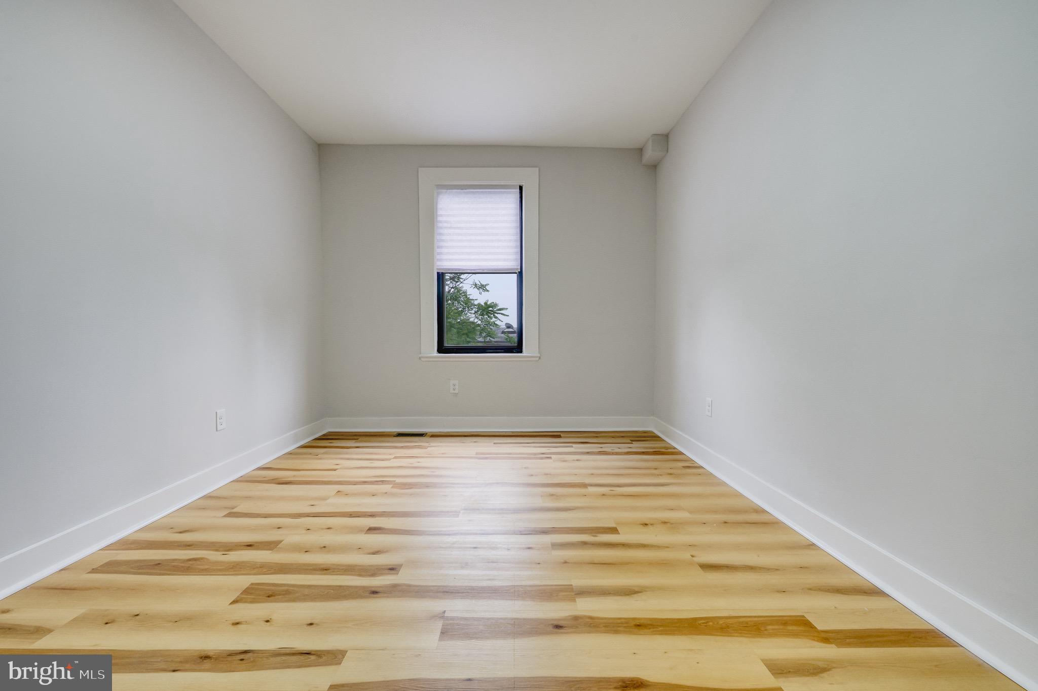 EVERGREEN LAWN - Residential