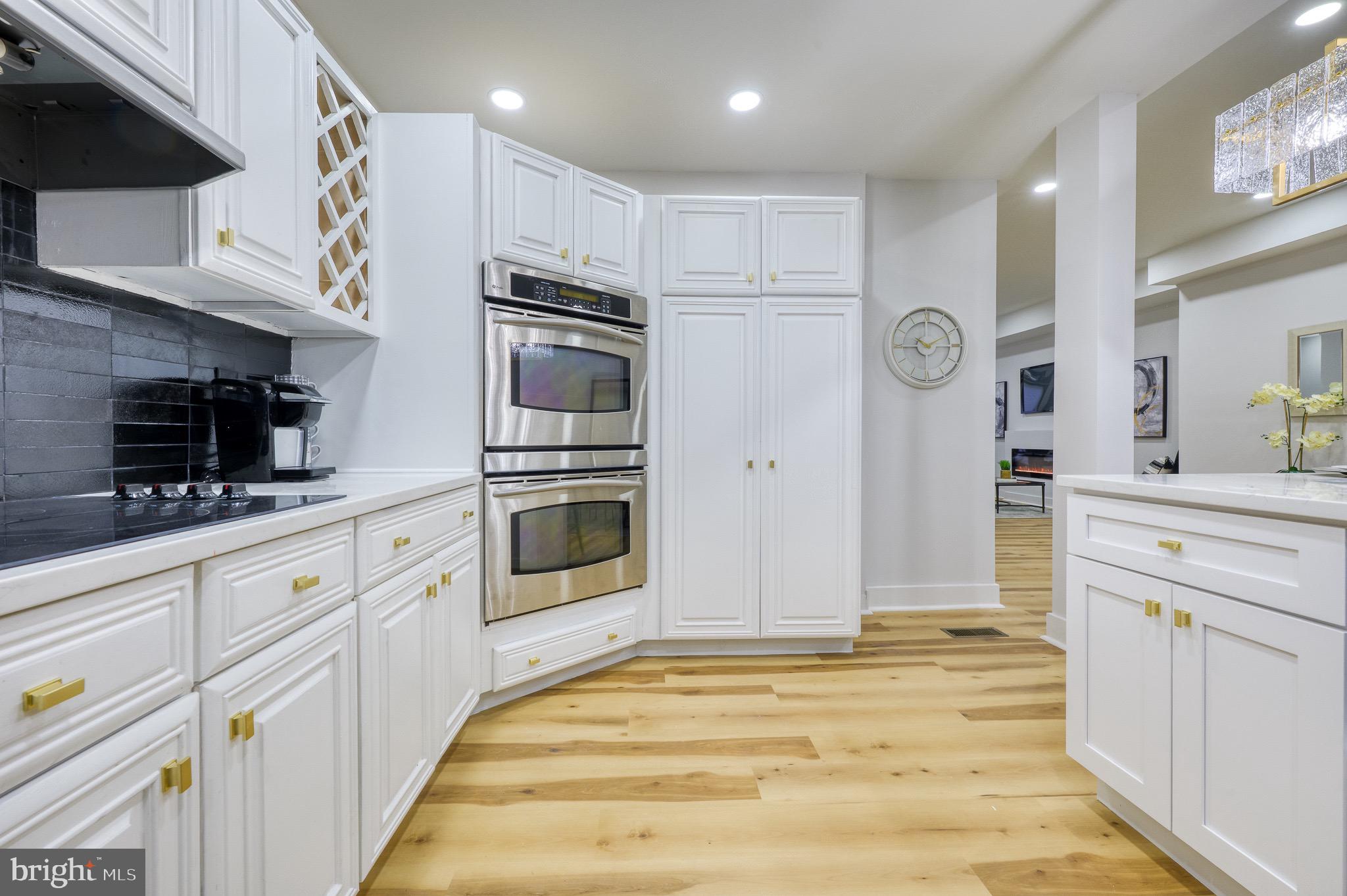 EVERGREEN LAWN - Residential