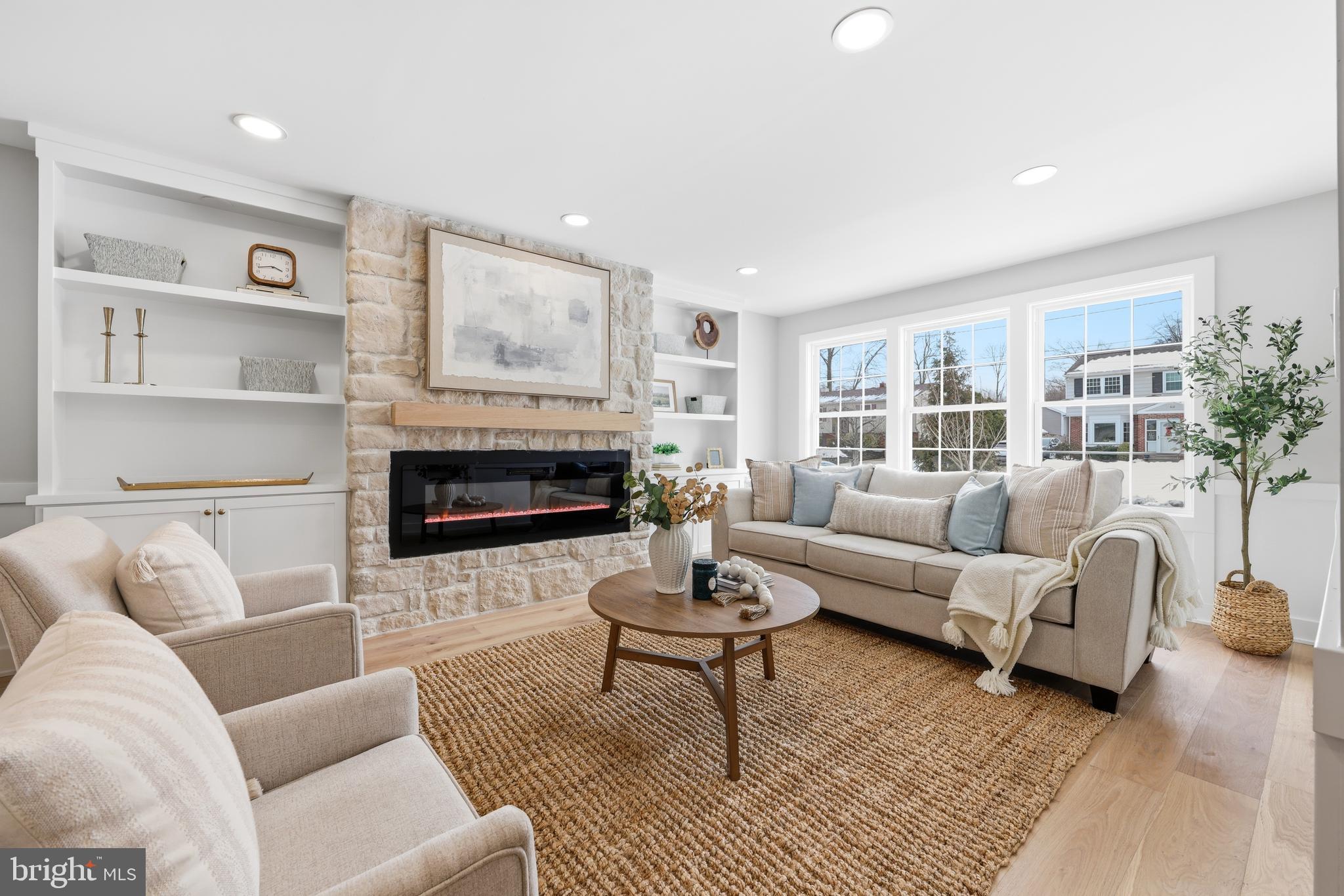 615 PARDEE LANE